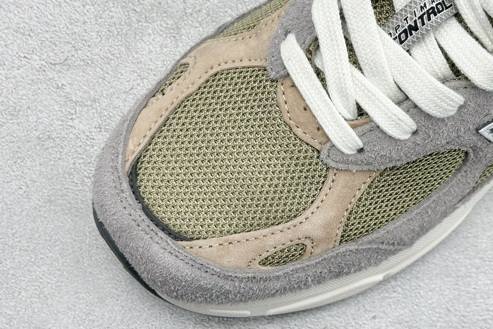 DS版New Balance 新百伦 990V3系列联名款复古休闲跑步鞋 M990TG3 DS版New Balance 新百伦 990V3系列联名款复古休闲跑步鞋 M990TG3