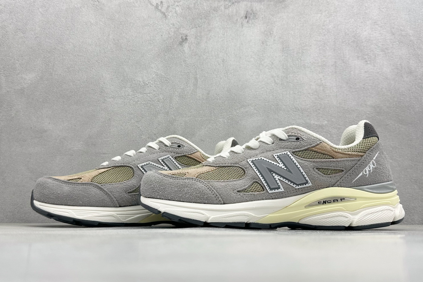 DS版New Balance 新百伦 990V3系列联名款复古休闲跑步鞋 M990TG3 DS版New Balance 新百伦 990V3系列联名款复古休闲跑步鞋 M990TG3