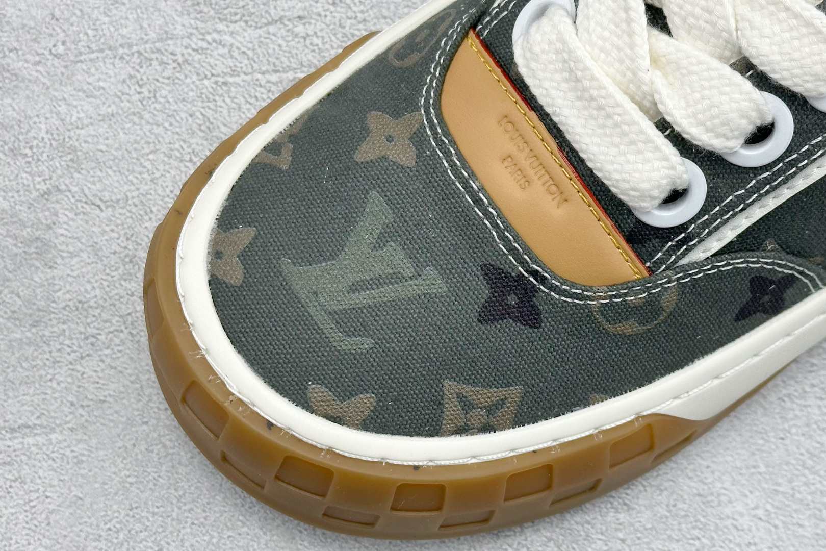 YS纯原LOUISVUITTONTilted系列｜2026早春全新上架绿色 LV路易威登TiltedLowSneakers 倾斜系列低帮复古休闲运动板鞋 男鞋