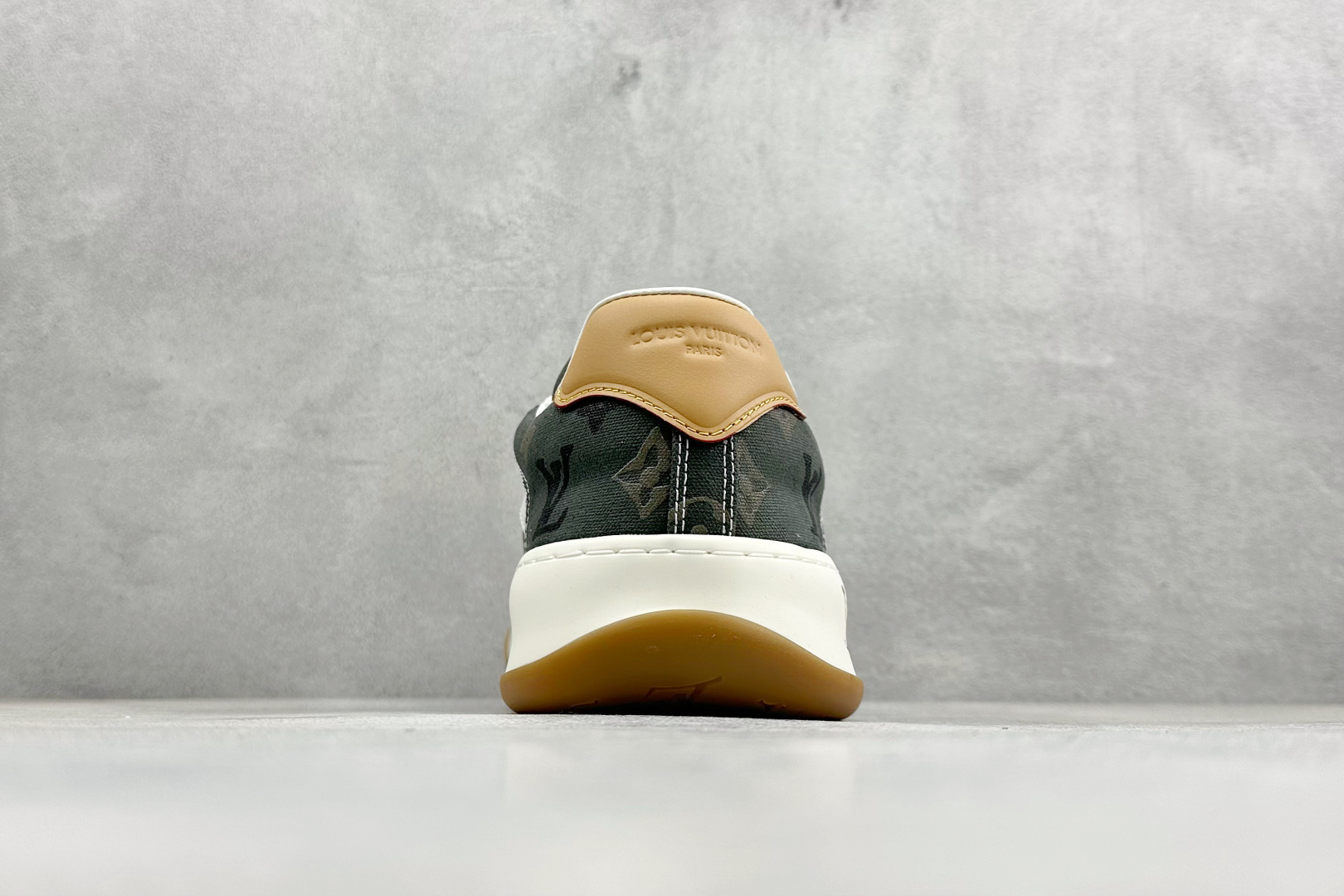 YS纯原LOUISVUITTONTilted系列|2026早春全新上架绿色 LV路易威登TiltedLowSneakers 倾斜系列低帮复古休闲运动板鞋 男鞋 YS纯原LOUISVUITTONTilted系列|2026早春全新上架绿色 LV路易威登TiltedLowSneakers 倾斜系列低帮复古休闲运动板鞋 男鞋