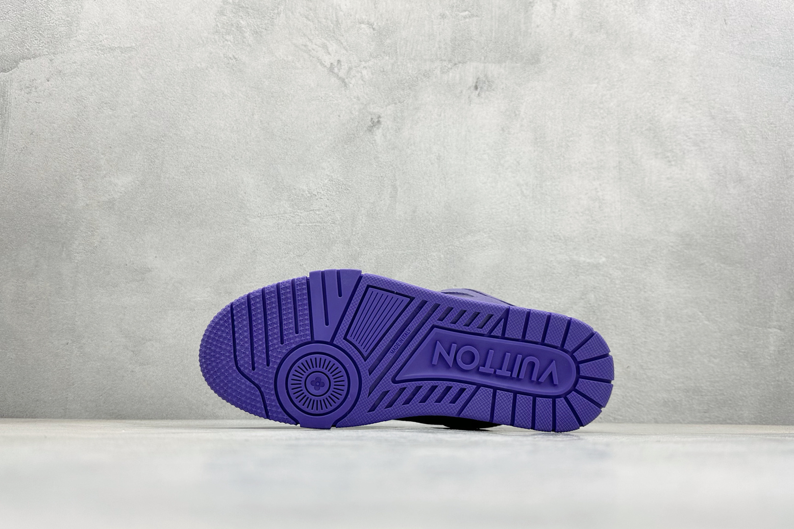 YS纯原LOUISVUITTONSkate小牛皮圆头系带低帮板鞋紫色 YS纯原LOUISVUITTONSkate小牛皮圆头系带低帮板鞋紫色