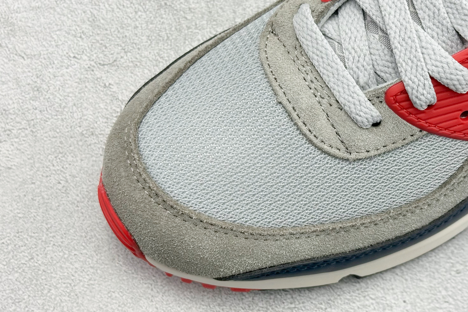 NIke Air 90小气垫运动鞋 融合经典设计线条和丰富材质 DM0029-005 NIke Air 90小气垫运动鞋 融合经典设计线条和丰富材质 DM0029-005