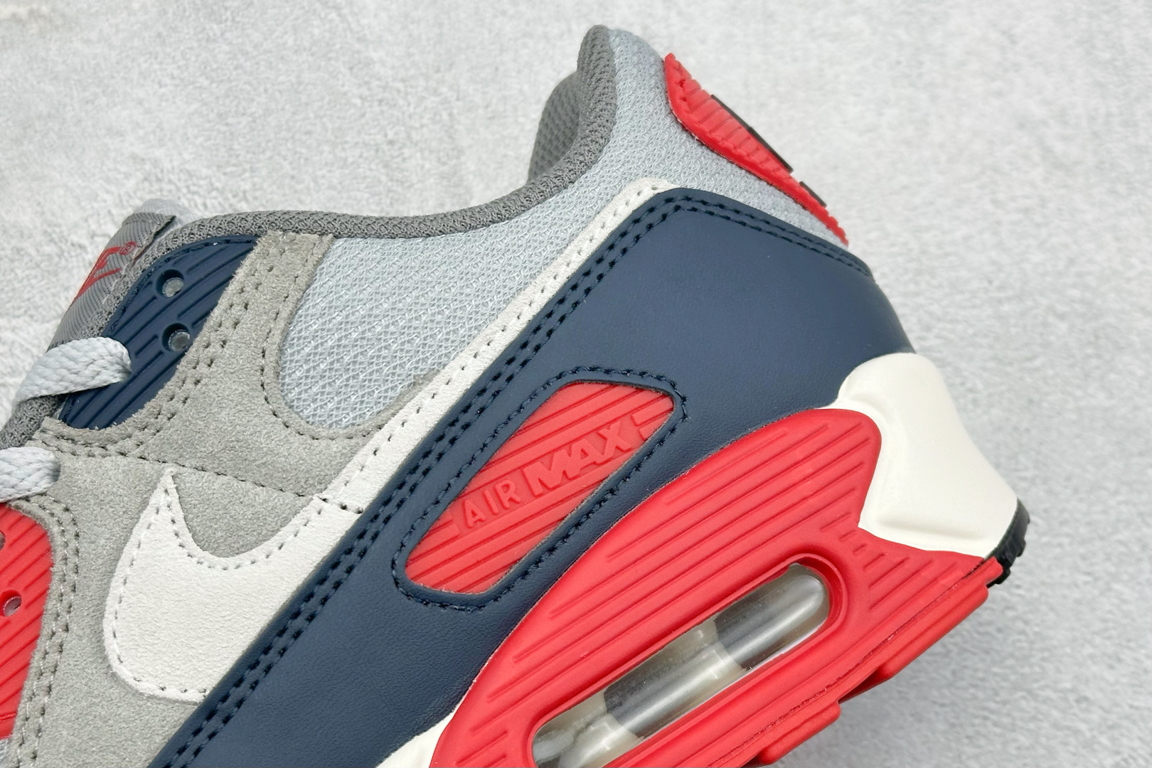 NIke Air 90小气垫运动鞋 融合经典设计线条和丰富材质 DM0029-005 NIke Air 90小气垫运动鞋 融合经典设计线条和丰富材质 DM0029-005