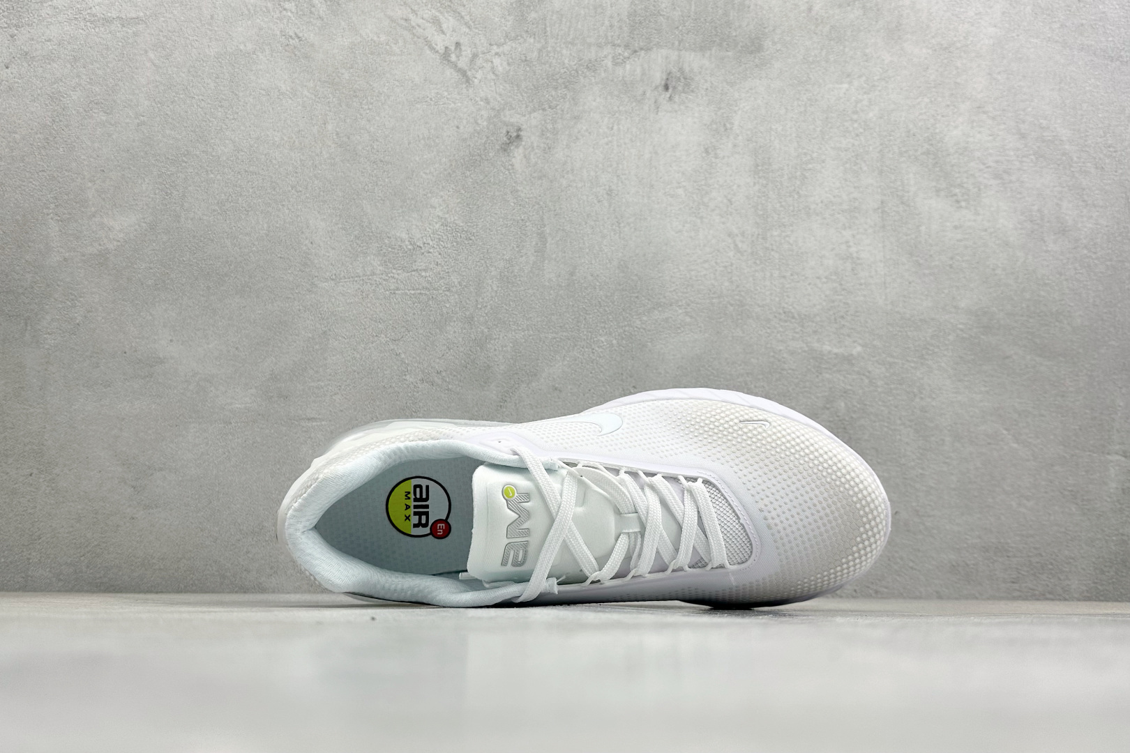 Nike Air Phoenix 复古子弹气垫运动跑步鞋 FZ5307-102 Nike Air Phoenix 复古子弹气垫运动跑步鞋 FZ5307-102