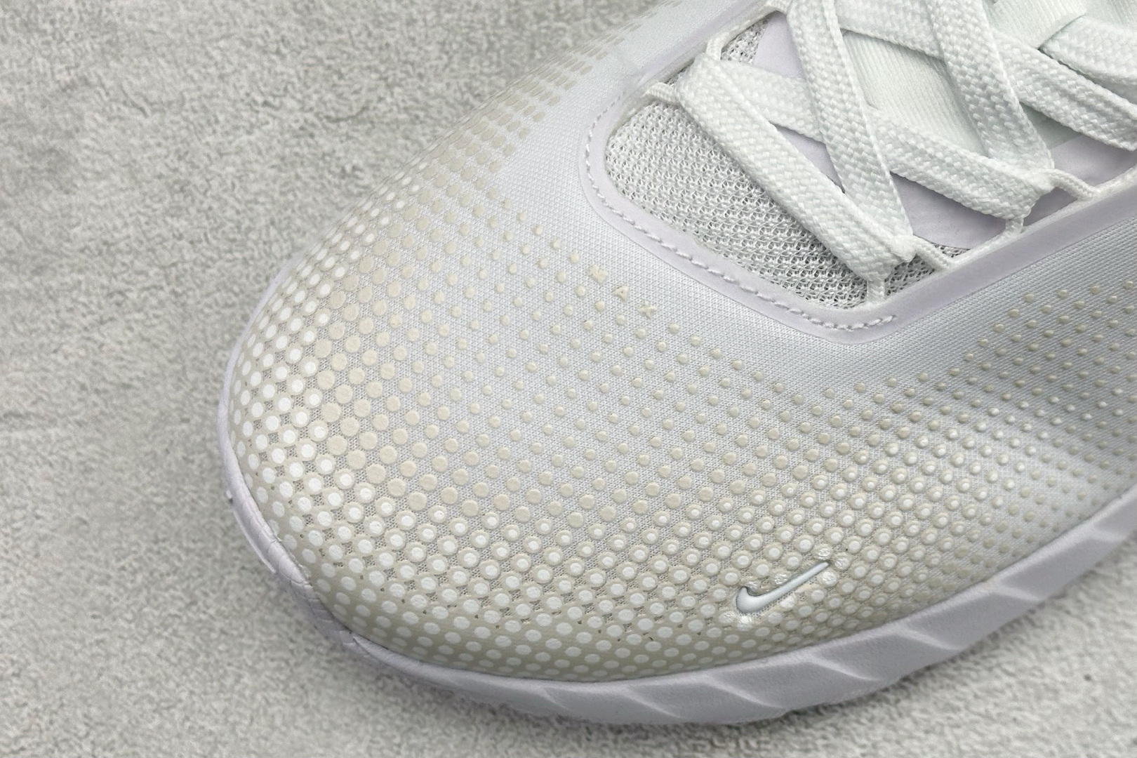 Nike Air Phoenix 复古子弹气垫运动跑步鞋 FZ5307-102 Nike Air Phoenix 复古子弹气垫运动跑步鞋 FZ5307-102