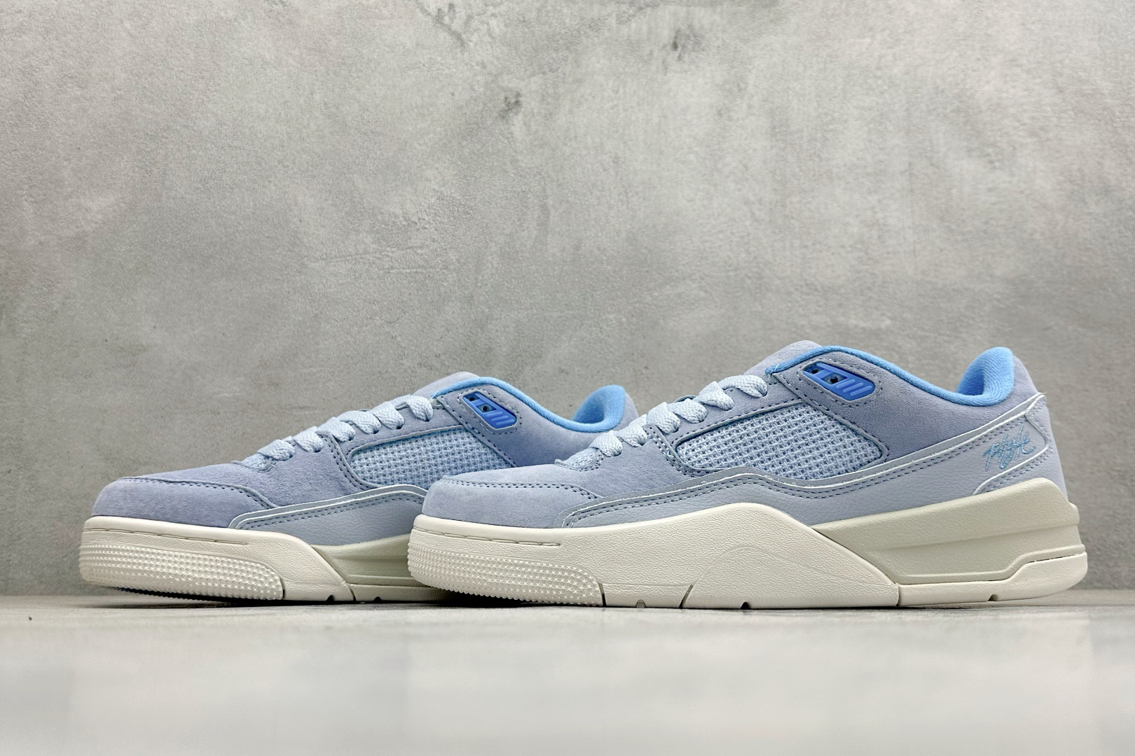 Air Jordan Flight Court 乔丹低帮复古篮球鞋 FZ9854-400 Air Jordan Flight Court 乔丹低帮复古篮球鞋 FZ9854-400