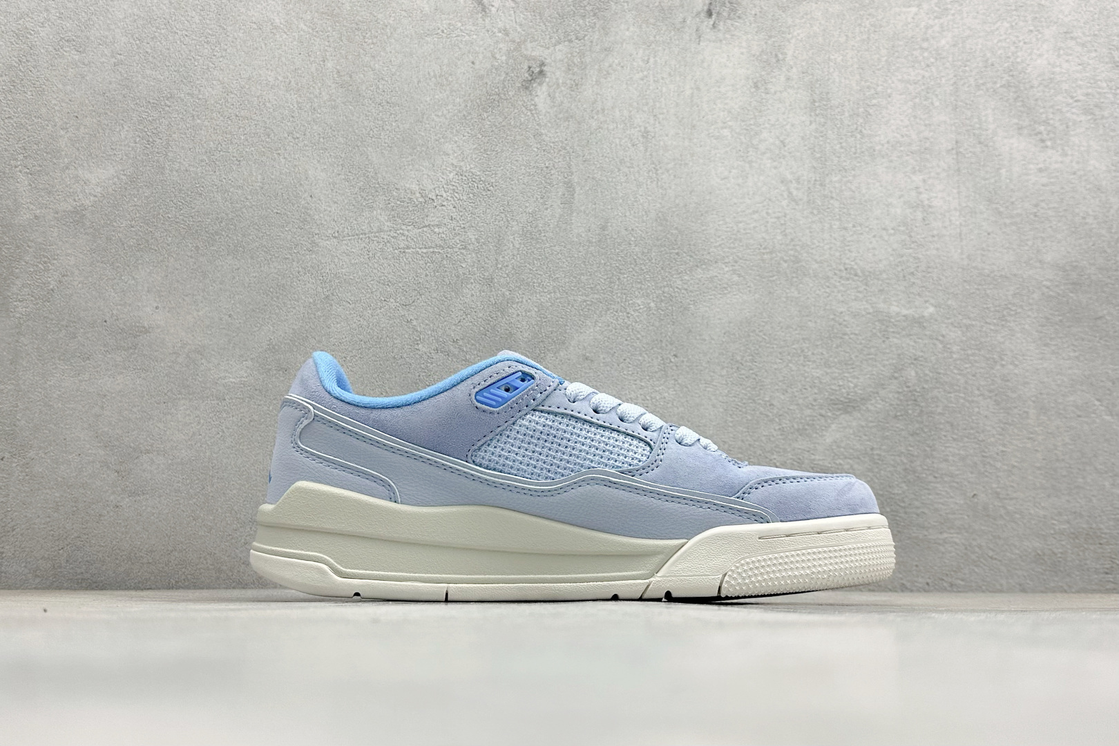Air Jordan Flight Court 乔丹低帮复古篮球鞋 FZ9854-400 Air Jordan Flight Court 乔丹低帮复古篮球鞋 FZ9854-400