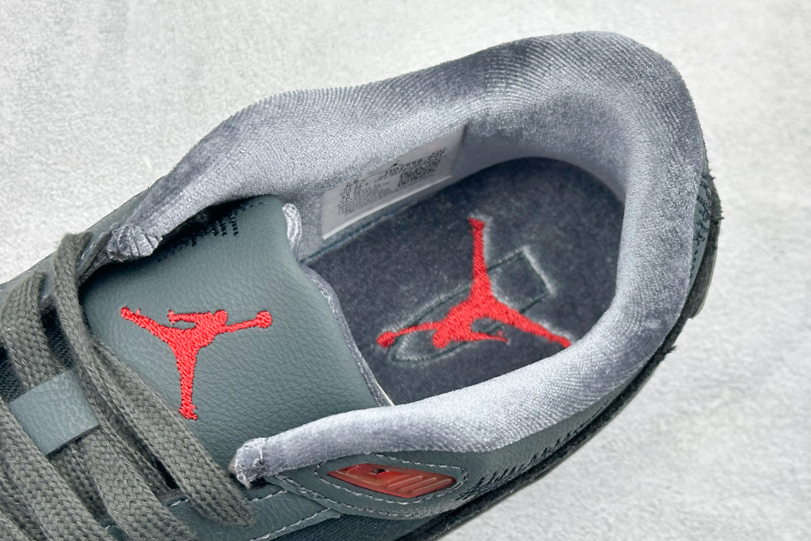 Air Jordan Flight Court 乔丹低帮复古篮球鞋 HQ2958-006 Air Jordan Flight Court 乔丹低帮复古篮球鞋 HQ2958-006