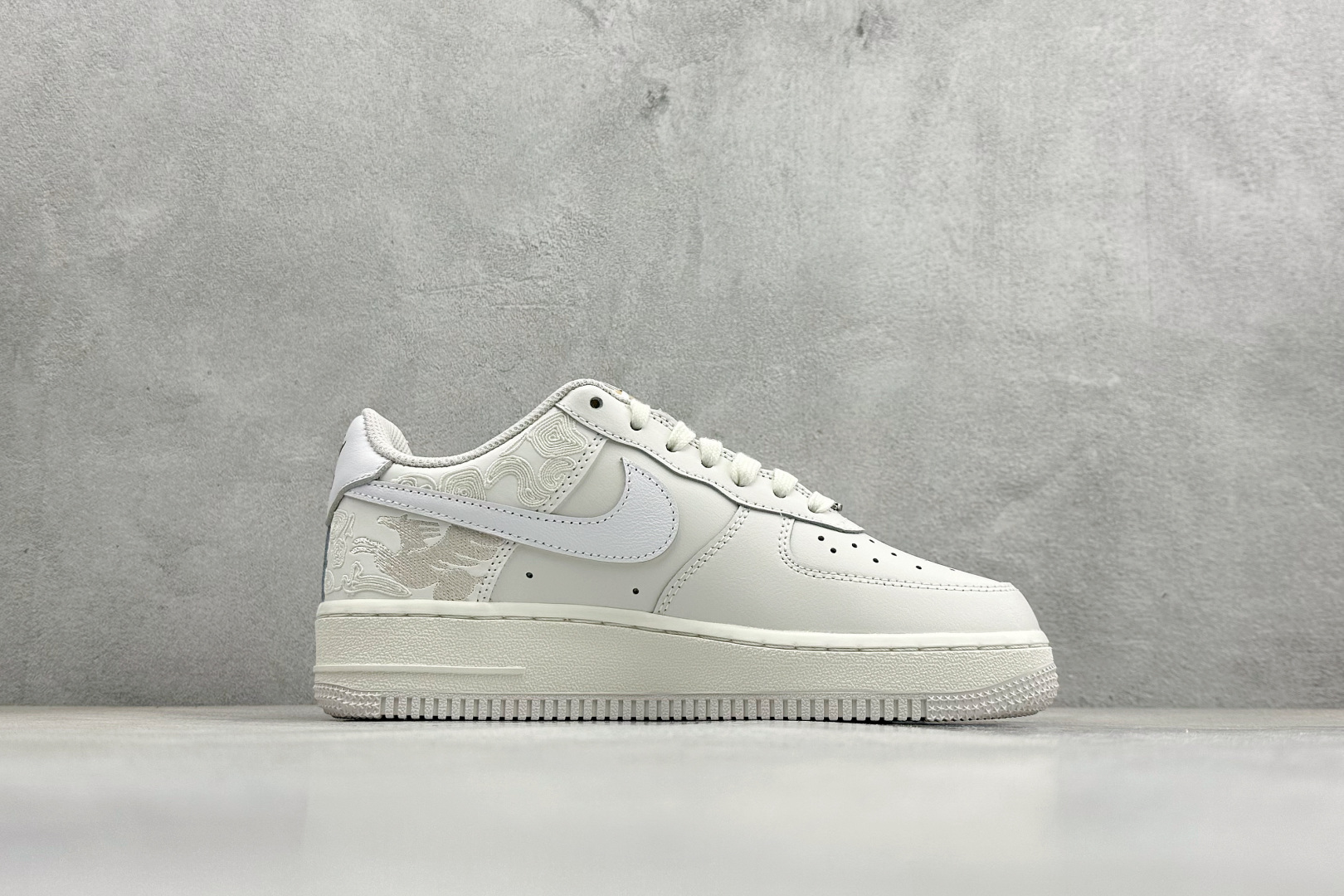 S2Nike Air Force 1 '07 Pegasus Pack 马年限定CNY新年款脱缰系列 舒适贴合 透气低帮板鞋 IQ1119-011 S2Nike Air Force 1 '07 Pegasus Pack 马年限定CNY新年款脱缰系列 舒适贴合 透气低帮板鞋 IQ1119-011