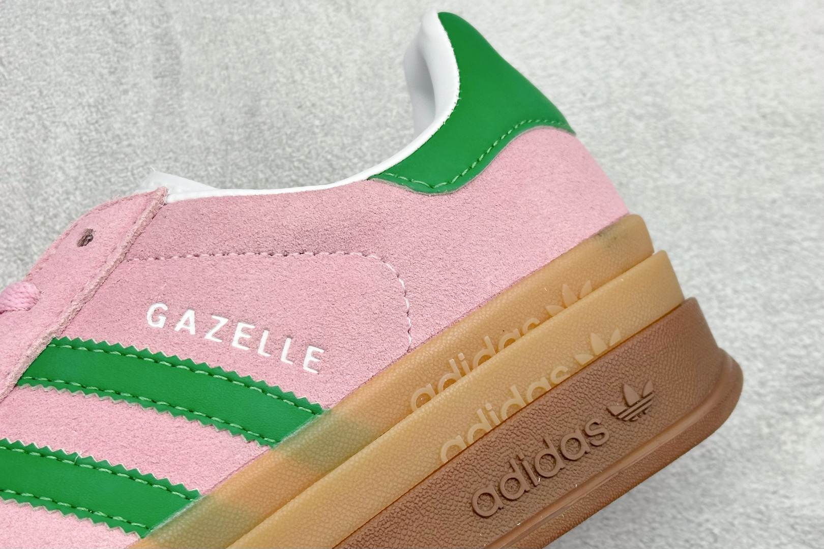 FX版Adidas Originals Gazelle Bold 三叶草厚底休闲防滑耐磨低帮板鞋 IE0420 FX版Adidas Originals Gazelle Bold 三叶草厚底休闲防滑耐磨低帮板鞋 IE0420