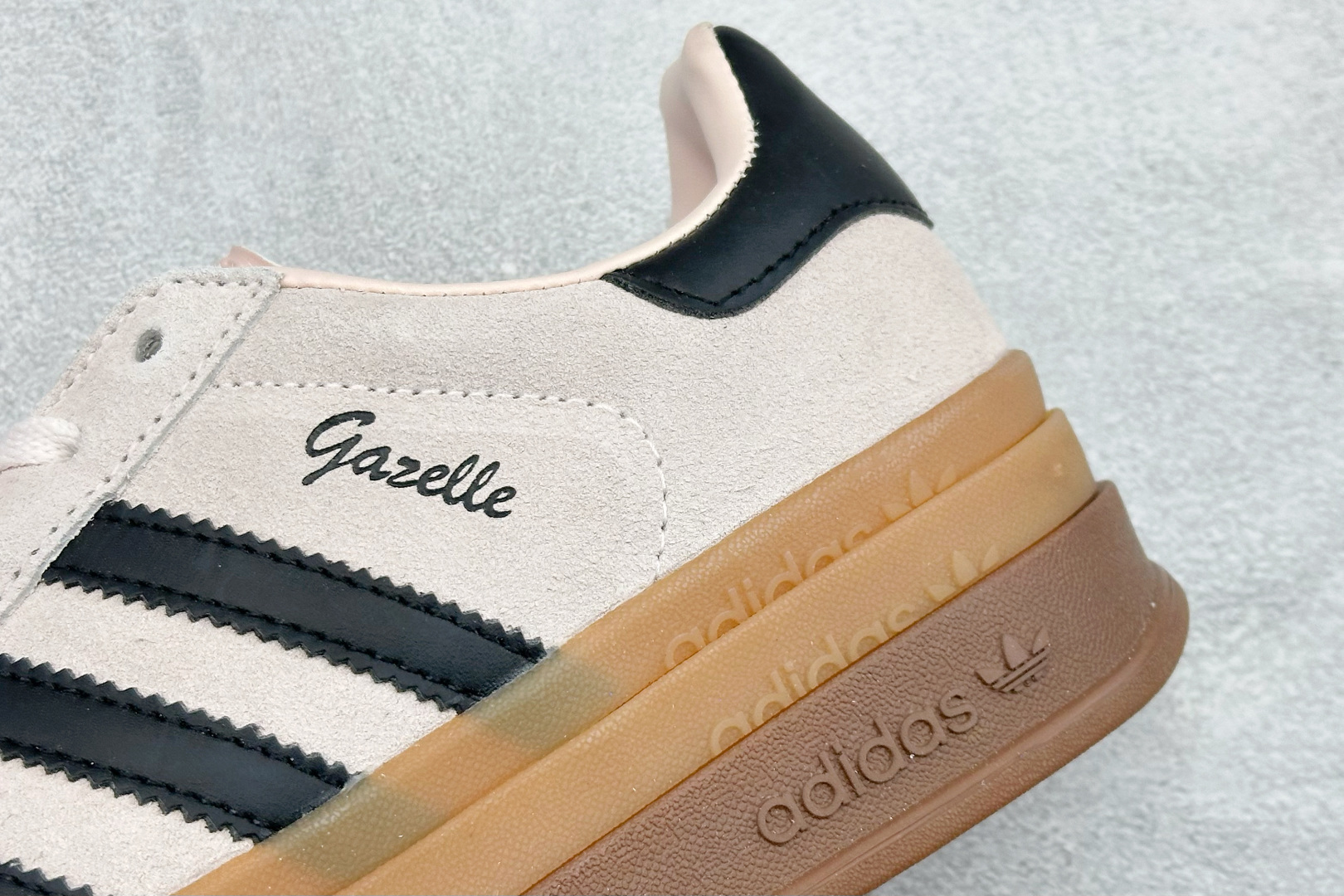 FX版Adidas Originals Gazelle Bold 三叶草厚底休闲防滑耐磨低帮板鞋 IE0429 FX版Adidas Originals Gazelle Bold 三叶草厚底休闲防滑耐磨低帮板鞋 IE0429