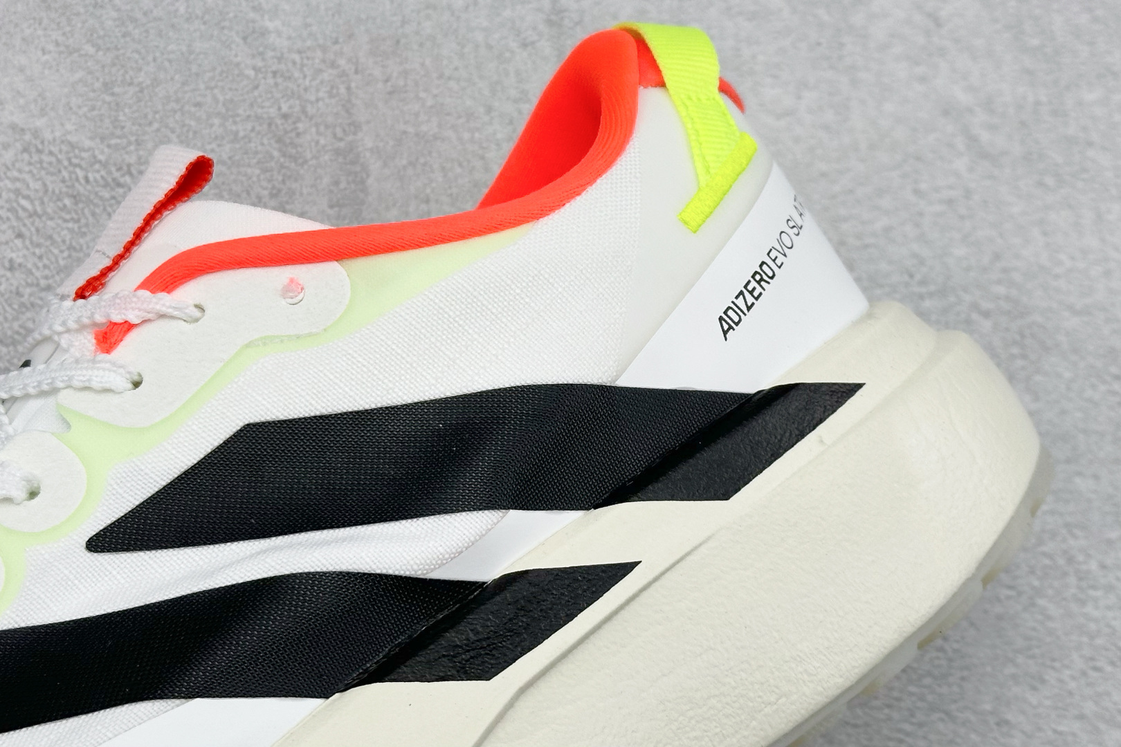 TY版AD ADIZERO EVO SL ATR 阿迪超轻透气缓震跑鞋 KK0328 TY版AD ADIZERO EVO SL ATR 阿迪超轻透气缓震跑鞋 KK0328