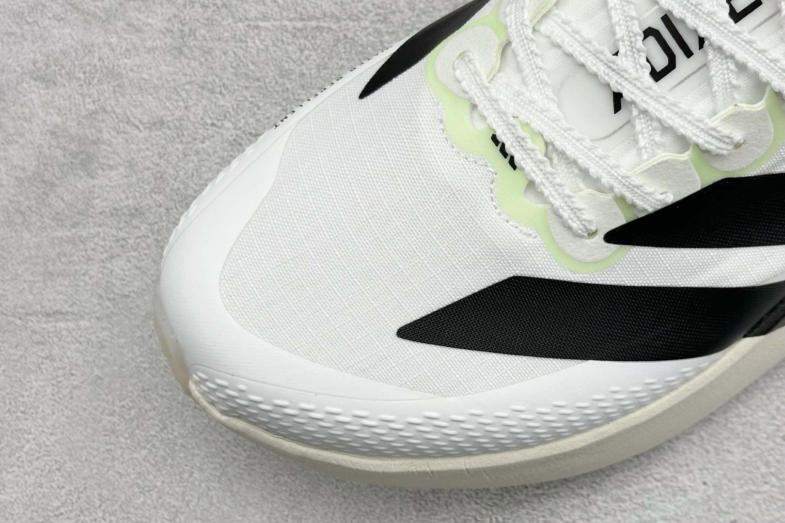 TY版AD ADIZERO EVO SL ATR 阿迪超轻透气缓震跑鞋 KK0328 TY版AD ADIZERO EVO SL ATR 阿迪超轻透气缓震跑鞋 KK0328