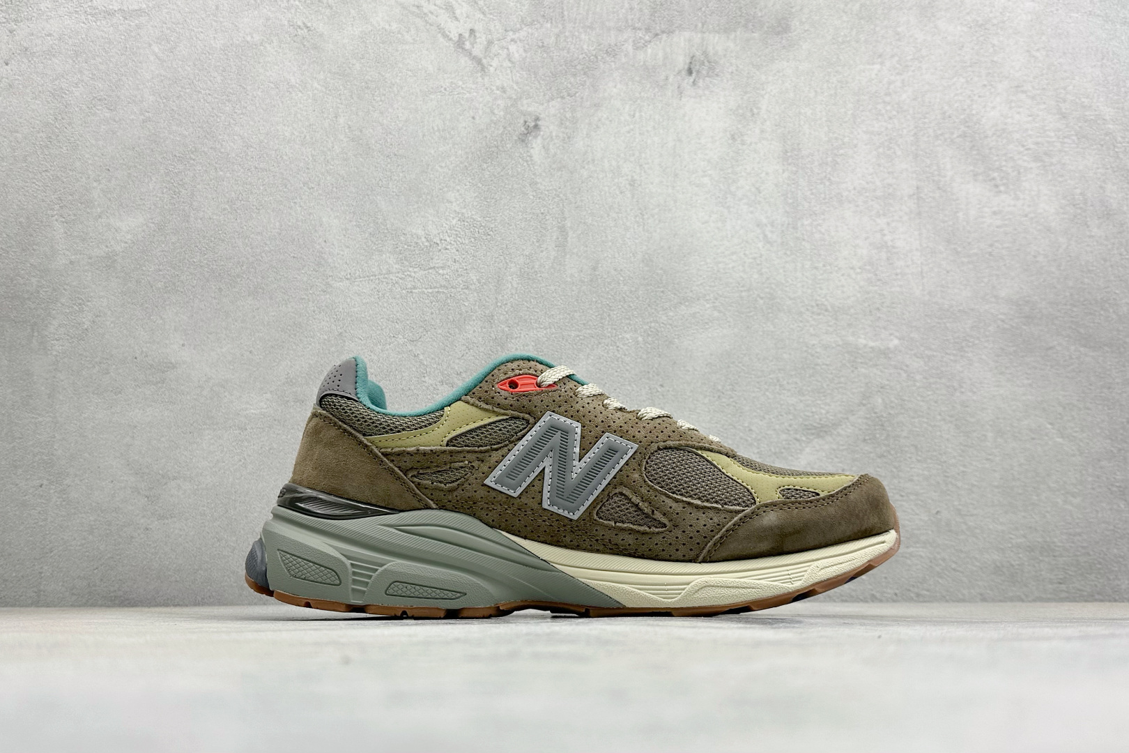 DS版New Balance 新百伦 990V3系列联名款复古休闲跑步鞋 M990BD3 DS版New Balance 新百伦 990V3系列联名款复古休闲跑步鞋 M990BD3
