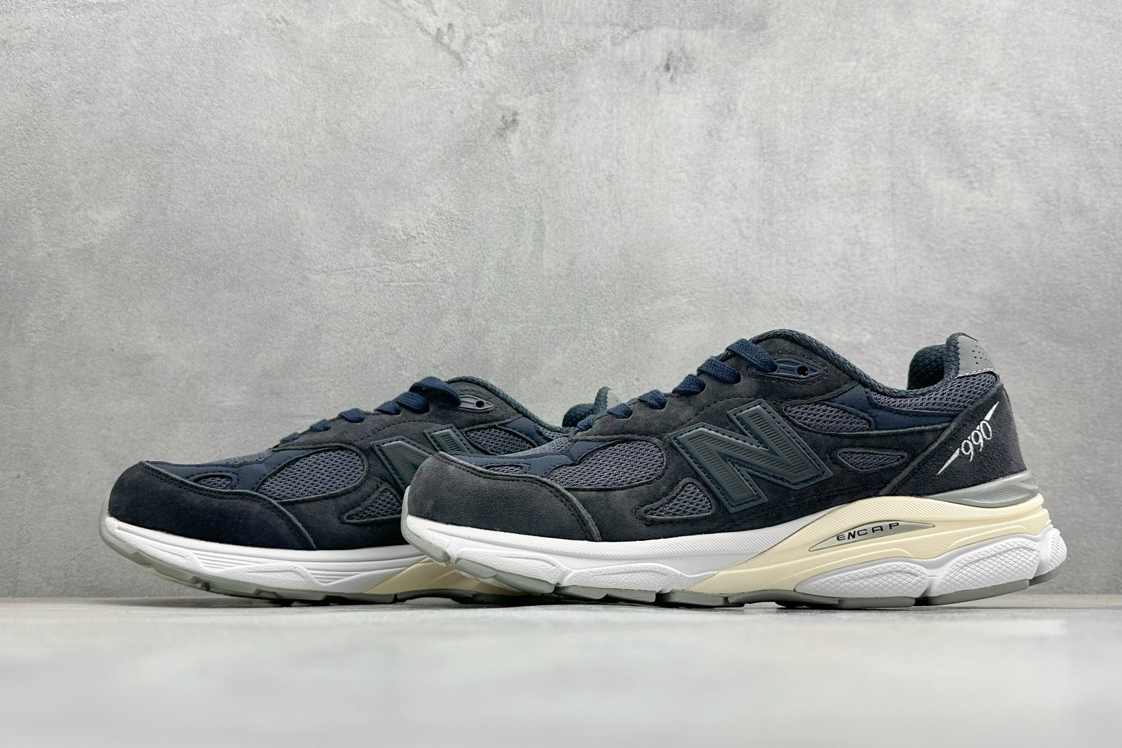 DS版New Balance 新百伦 990V3系列联名款复古休闲跑步鞋 M990KI3 DS版New Balance 新百伦 990V3系列联名款复古休闲跑步鞋 M990KI3