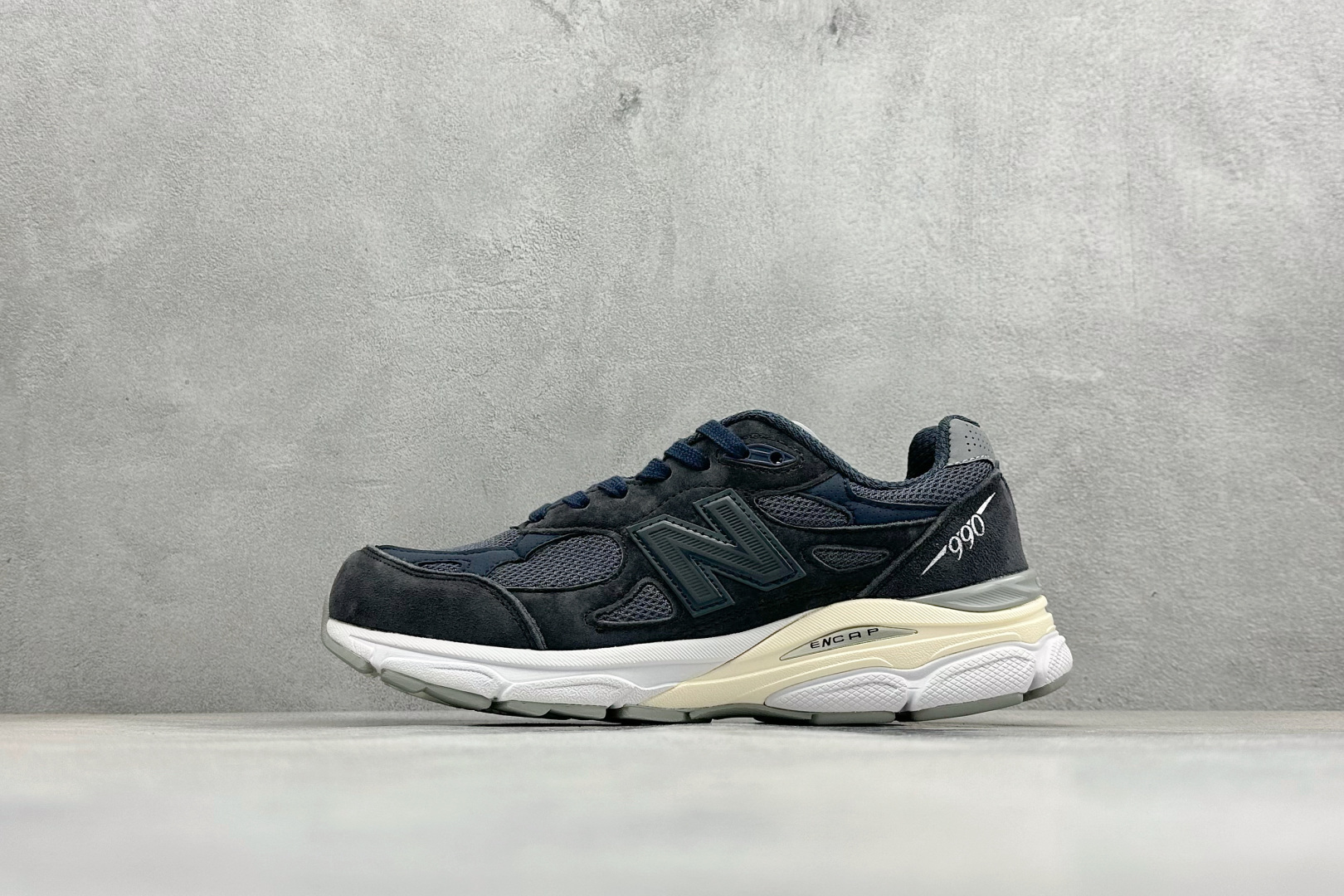 DS版New Balance 新百伦 990V3系列联名款复古休闲跑步鞋 M990KI3 DS版New Balance 新百伦 990V3系列联名款复古休闲跑步鞋 M990KI3