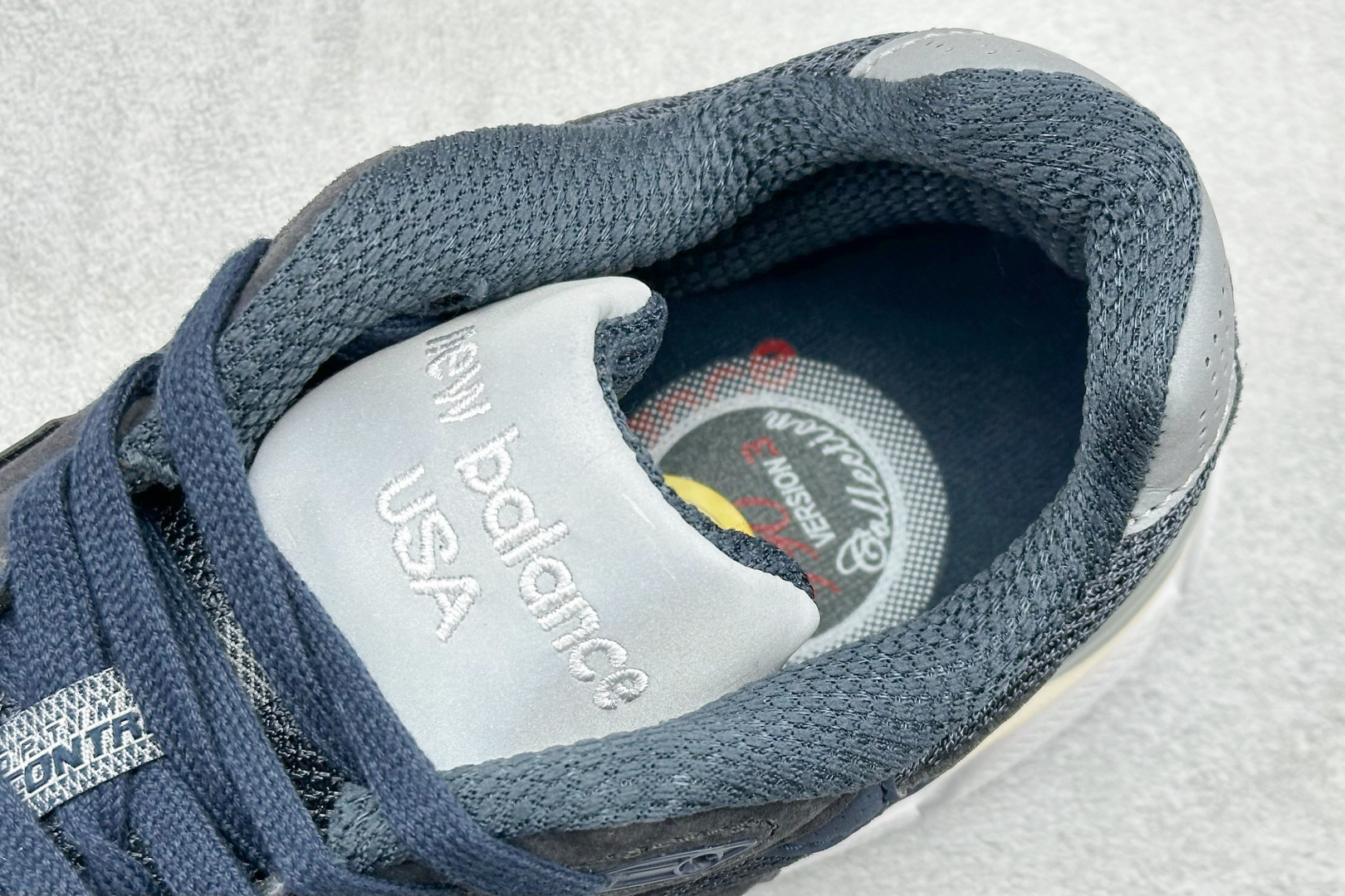 DS版New Balance 新百伦 990V3系列联名款复古休闲跑步鞋 M990KI3 DS版New Balance 新百伦 990V3系列联名款复古休闲跑步鞋 M990KI3