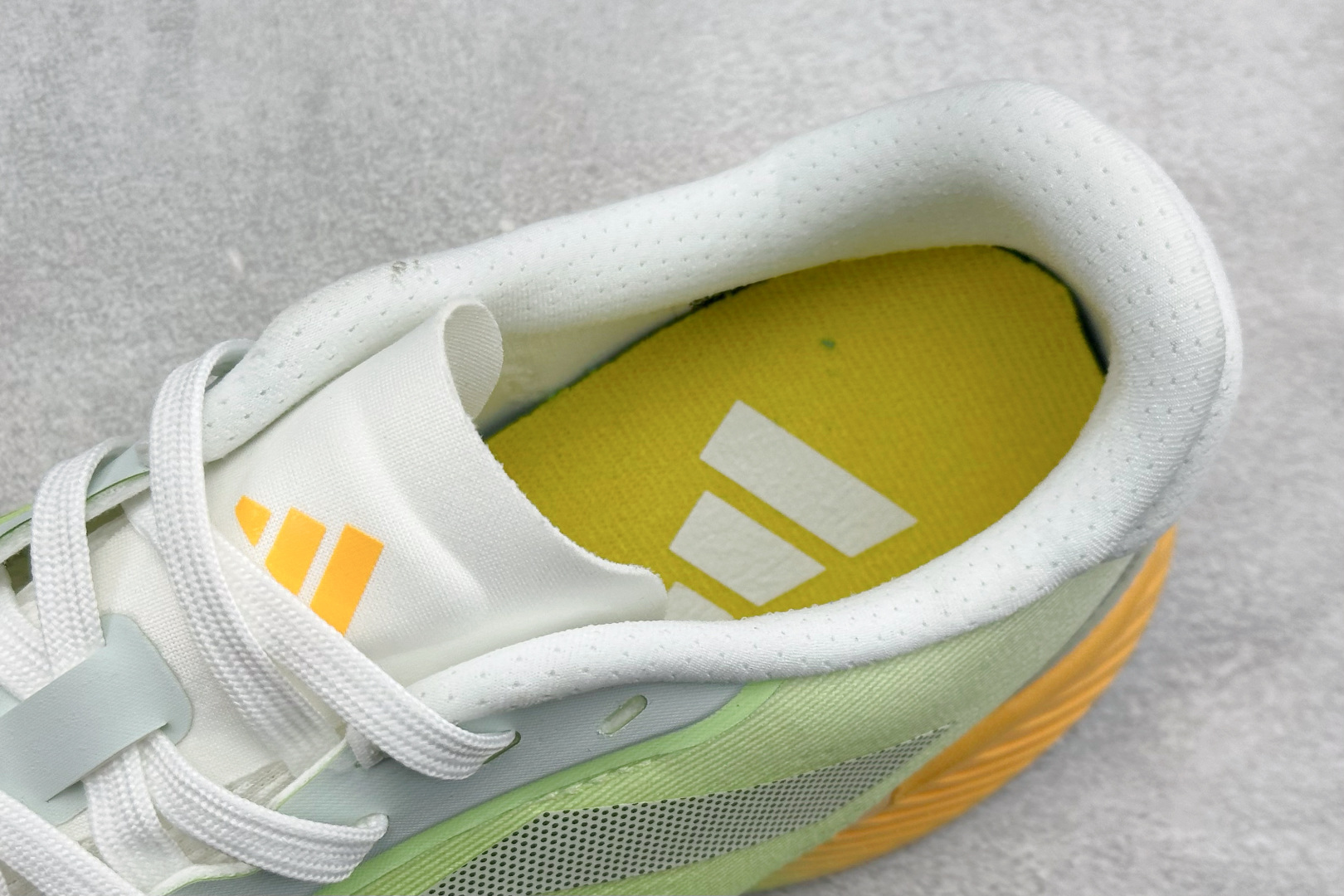 Adidas SUPERNOVA ETERNO 系列低帮轻量透气休闲运动慢跑鞋 IH0435