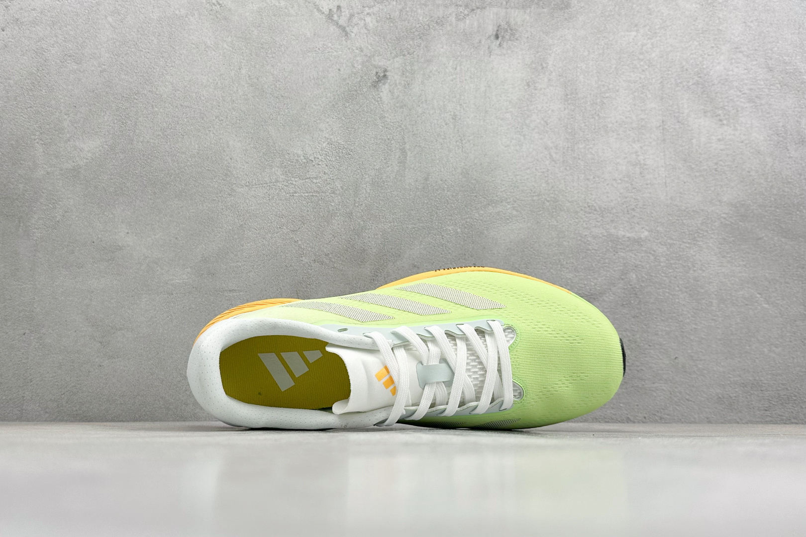 Adidas SUPERNOVA ETERNO 系列低帮轻量透气休闲运动慢跑鞋 IH0435