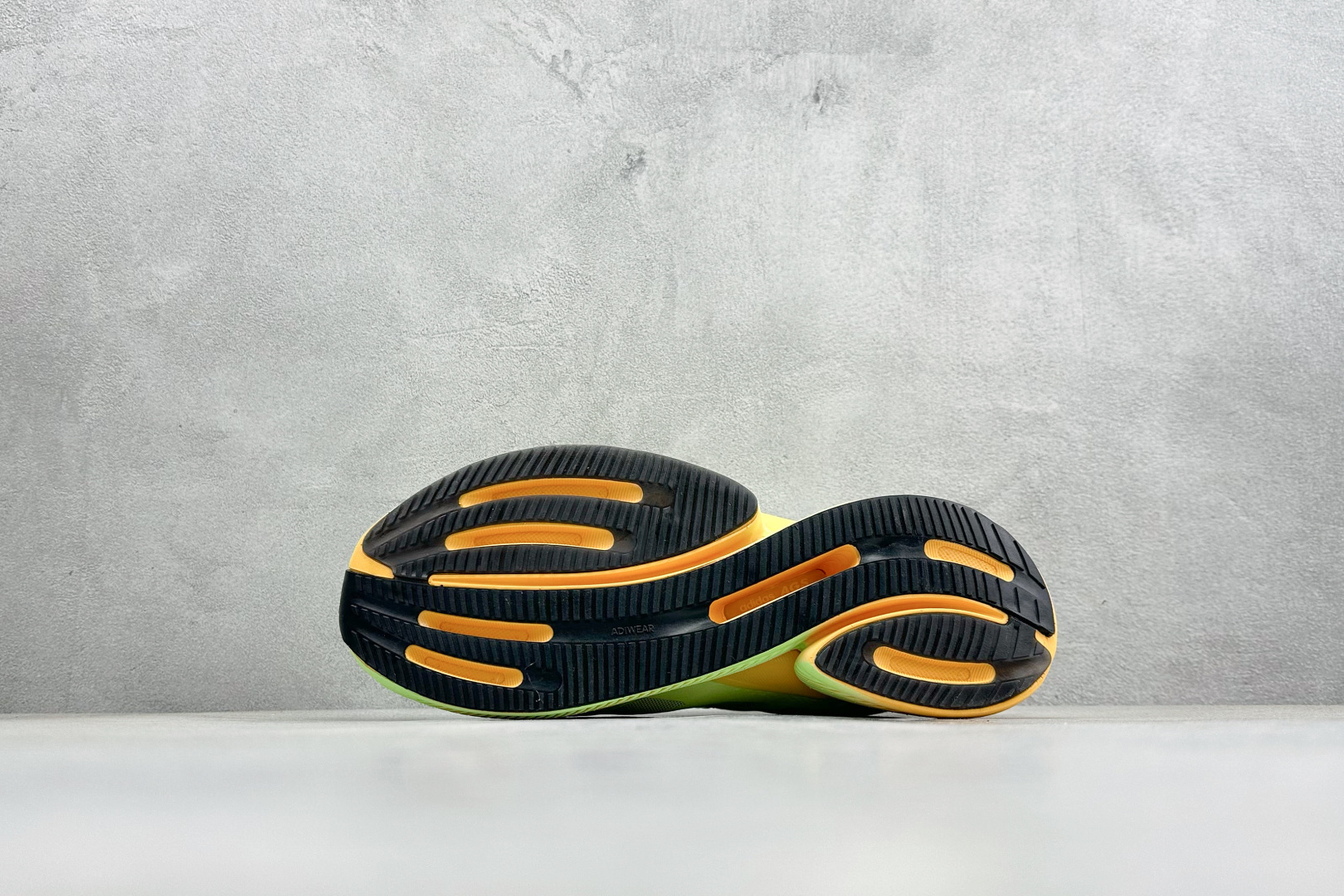 Adidas SUPERNOVA ETERNO 系列低帮轻量透气休闲运动慢跑鞋 IH0435