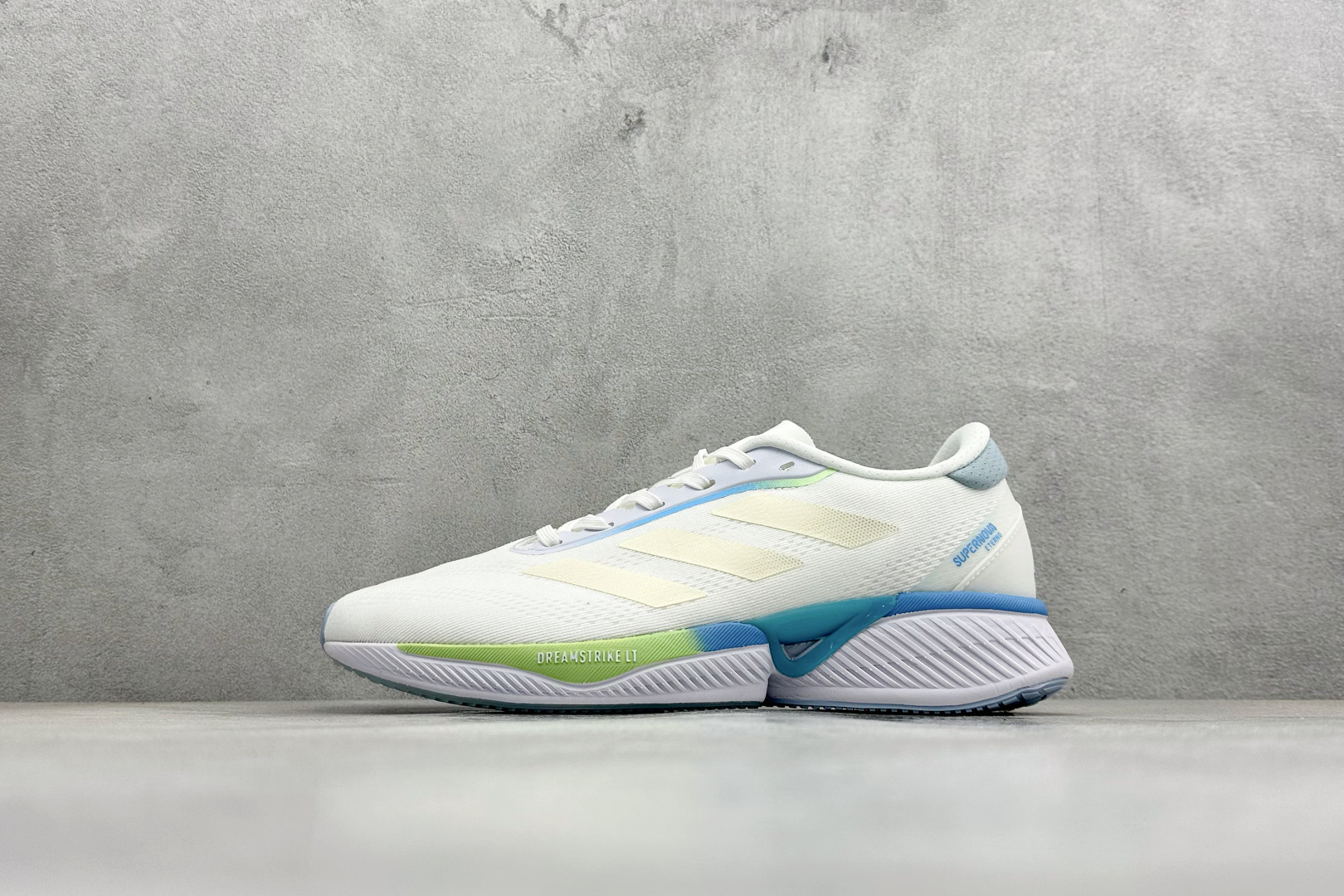 Adidas SUPERNOVA ETERNO 系列低帮轻量透气休闲运动慢跑鞋 ID1285