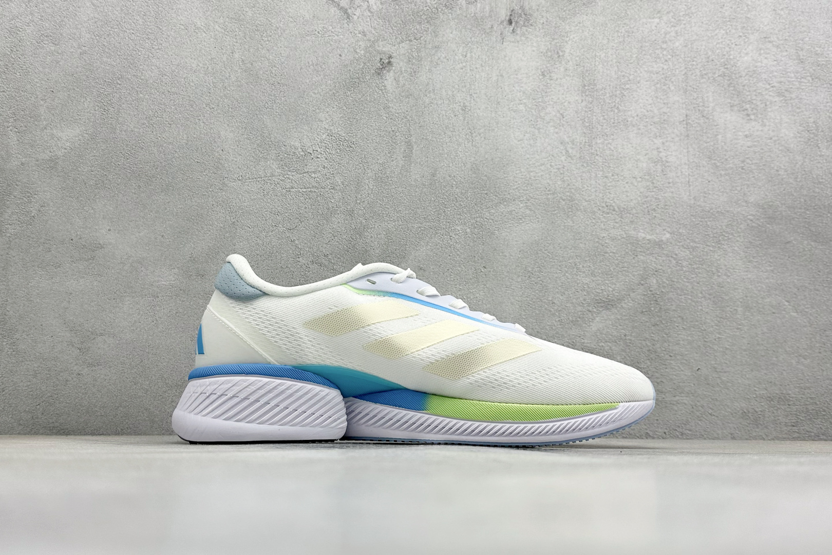 Adidas SUPERNOVA ETERNO 系列低帮轻量透气休闲运动慢跑鞋 ID1285