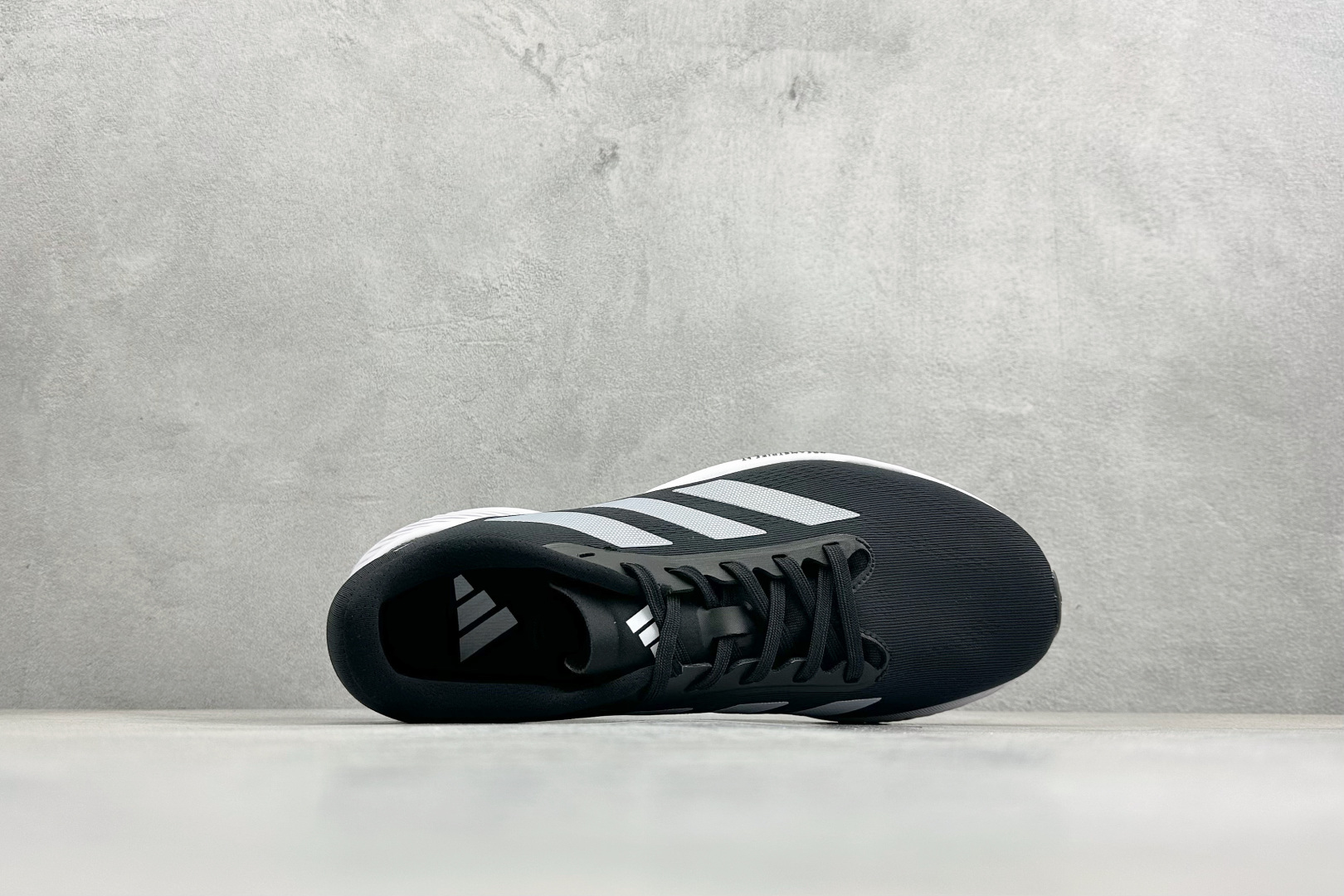Adidas SUPERNOVA ETERNO 系列低帮轻量透气休闲运动慢跑鞋 IH0440