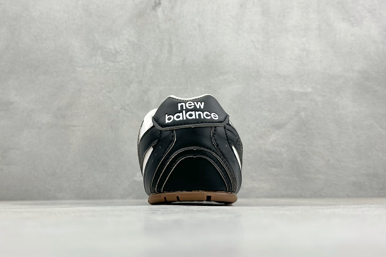 J版 Miu Miu x New Balance联名款运动鞋 New Balance 530 学院风 联名款只保留了旧版NB530 J版 Miu Miu x New Balance联名款运动鞋 New Balance 530 学院风 联名款只保留了旧版NB530