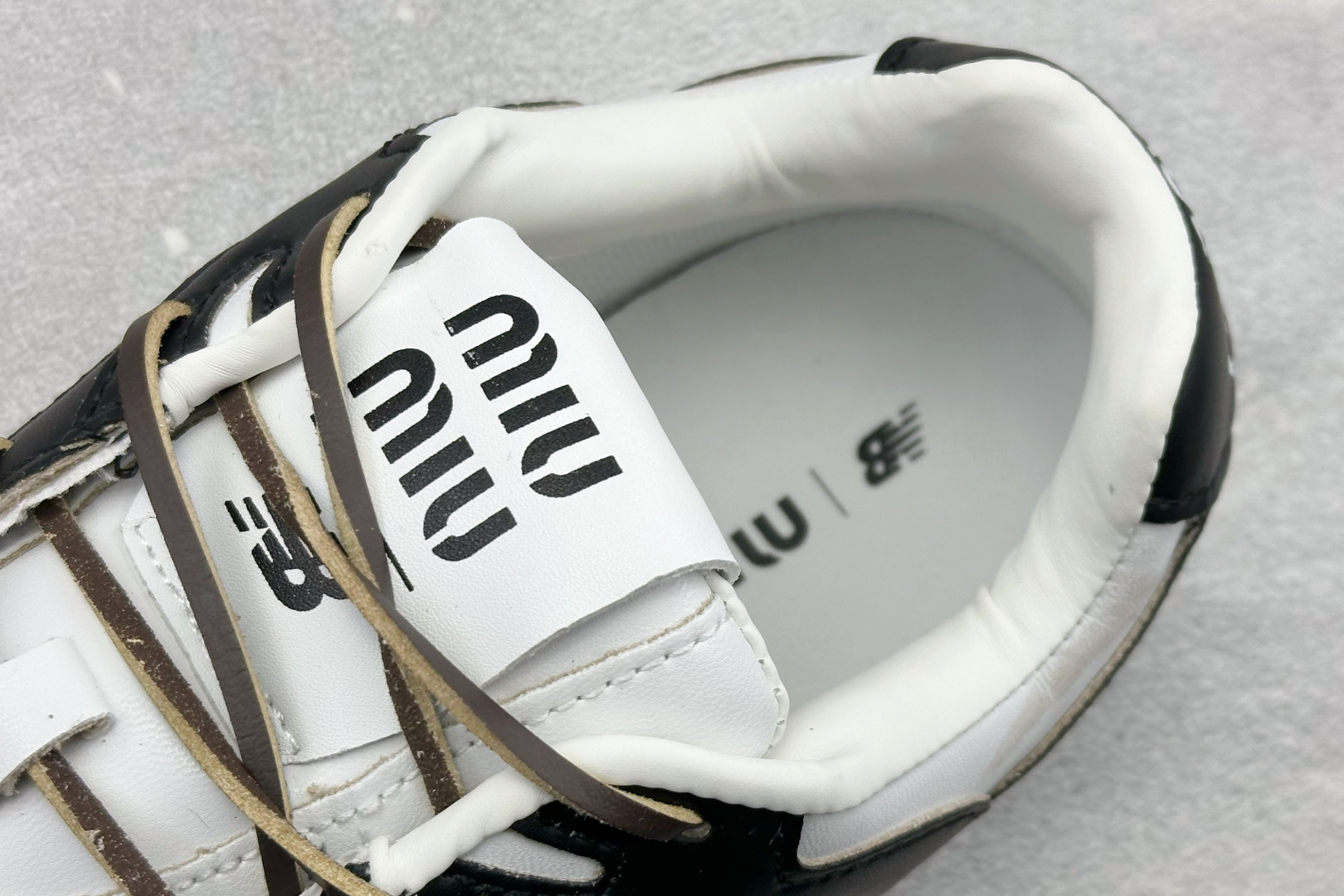 J版 Miu Miu x New Balance联名款运动鞋 New Balance 530 学院风 联名款只保留了旧版NB530 J版 Miu Miu x New Balance联名款运动鞋 New Balance 530 学院风 联名款只保留了旧版NB530