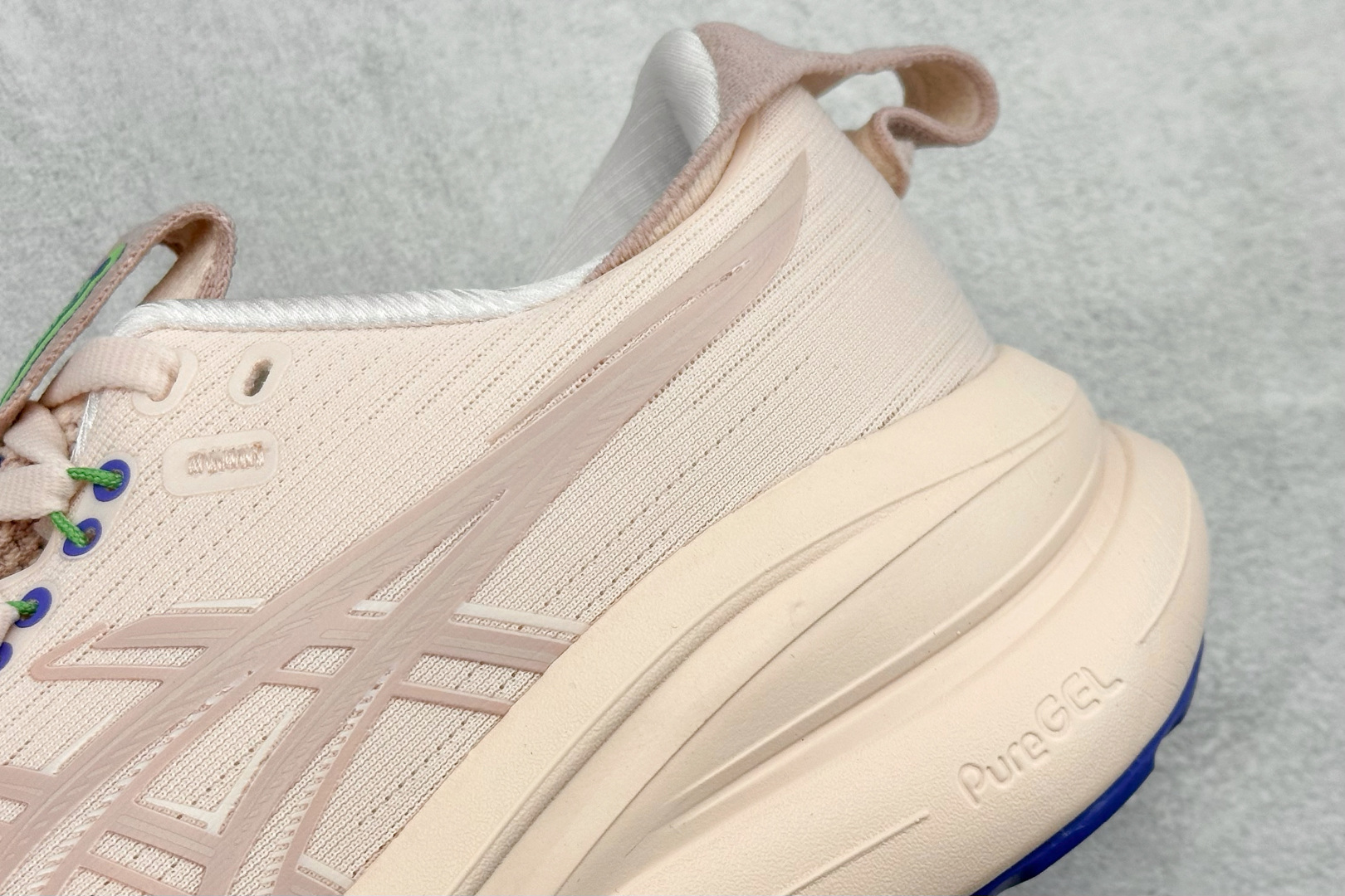 Asics Gel-Nimbus 28 亚瑟士复古透气休闲鞋缓震耐磨跑步鞋 1011C127-700 Asics Gel-Nimbus 28 亚瑟士复古透气休闲鞋缓震耐磨跑步鞋 1011C127-700