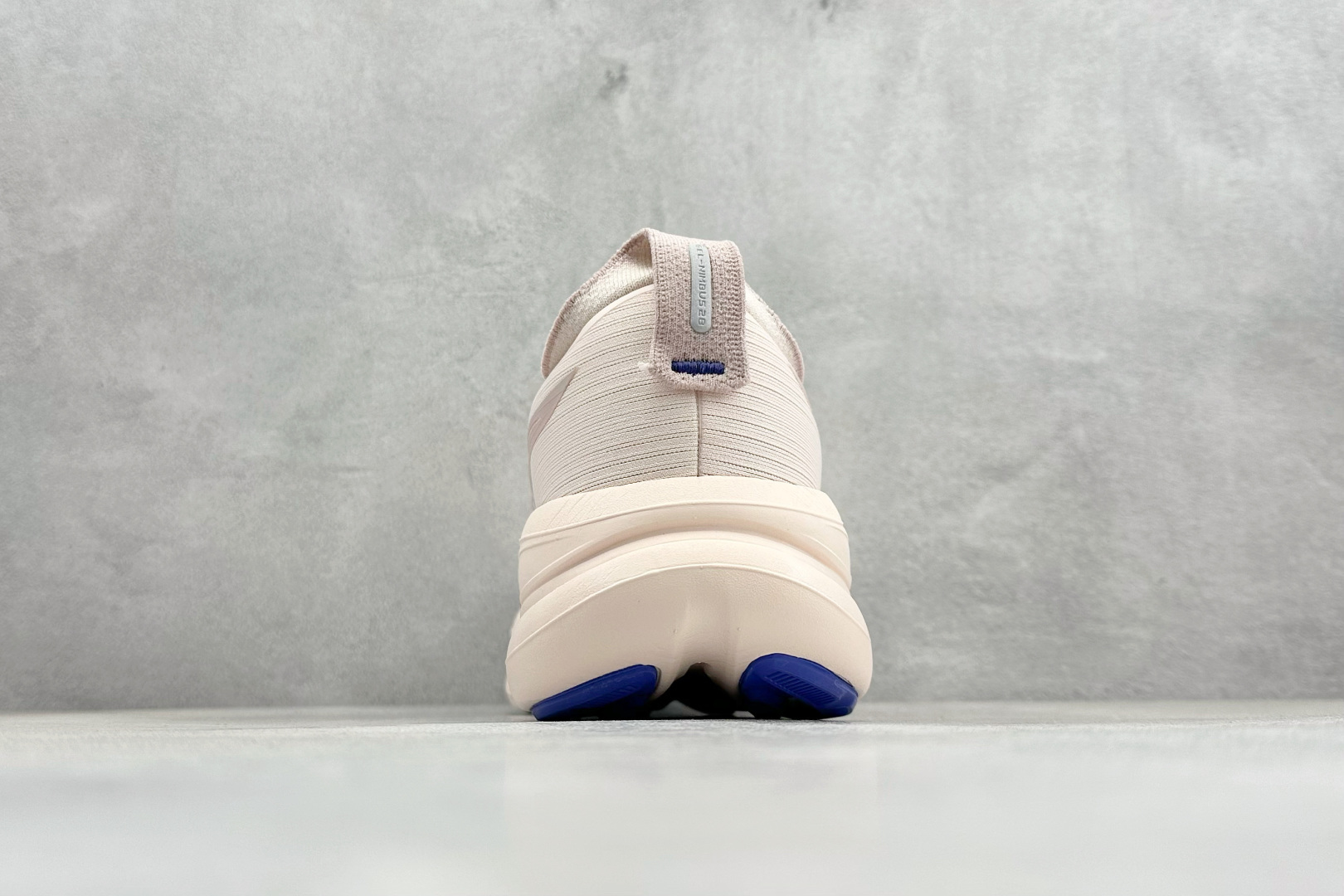 Asics Gel-Nimbus 28 亚瑟士复古透气休闲鞋缓震耐磨跑步鞋 1011C127-700 Asics Gel-Nimbus 28 亚瑟士复古透气休闲鞋缓震耐磨跑步鞋 1011C127-700