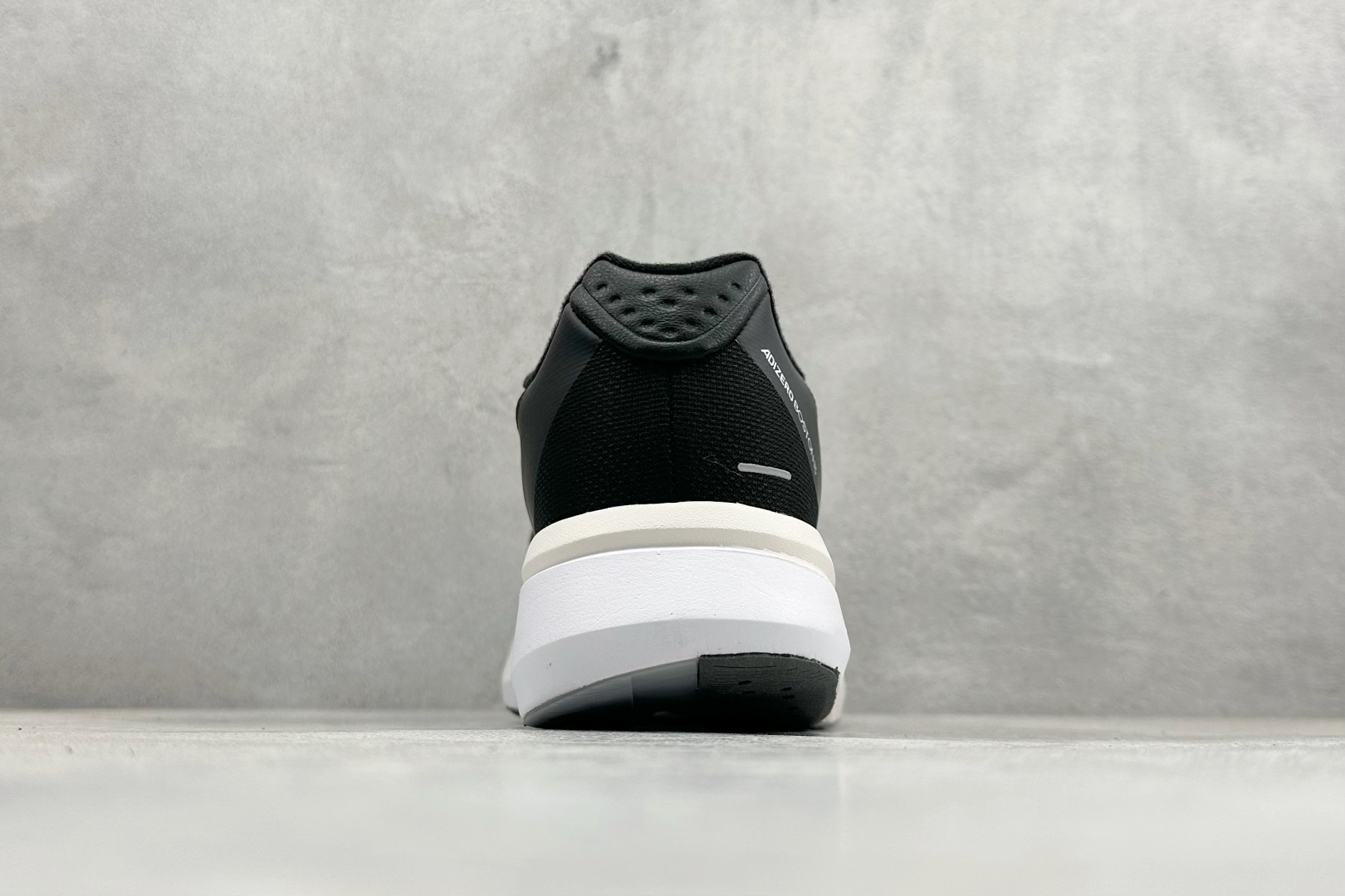 AD Adizero Boston 13 透气网布竞速跑鞋 JQ9829 AD Adizero Boston 13 透气网布竞速跑鞋 JQ9829