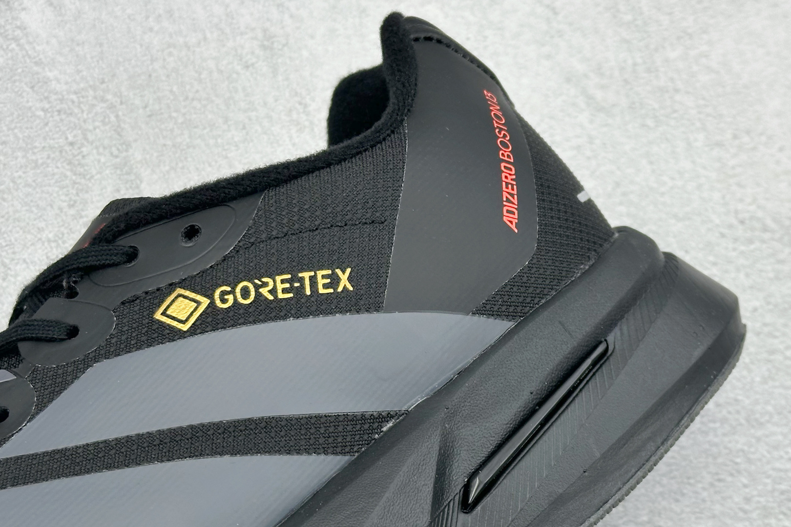 AD Adizero Boston 13 透气网布竞速跑鞋 JQ9828 AD Adizero Boston 13 透气网布竞速跑鞋 JQ9828
