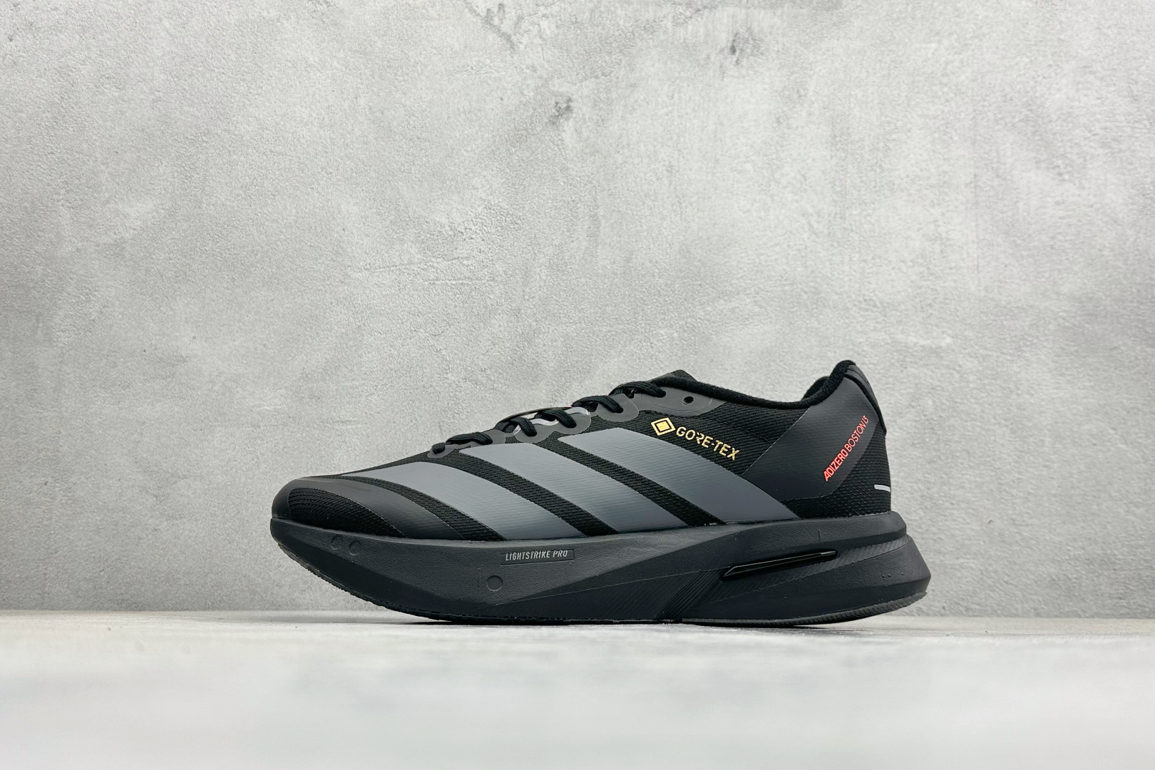 AD Adizero Boston 13 透气网布竞速跑鞋 JQ9828 AD Adizero Boston 13 透气网布竞速跑鞋 JQ9828