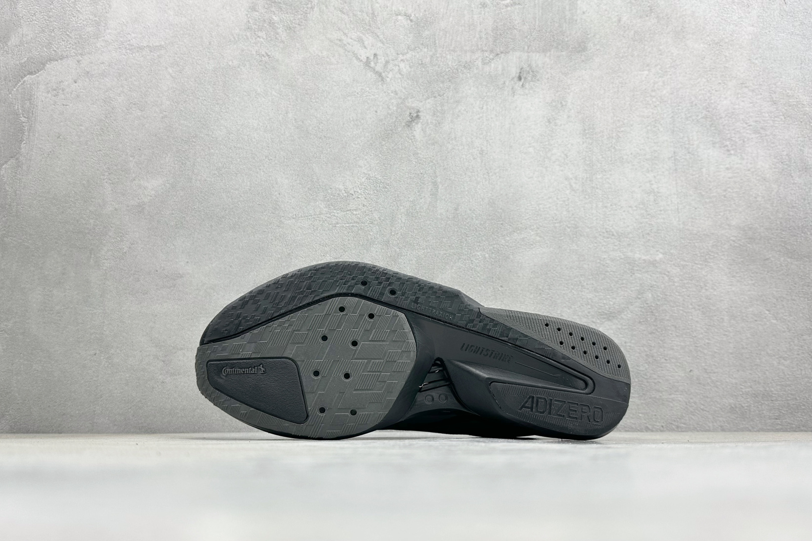 AD Adizero Boston 13 透气网布竞速跑鞋 JQ9828 AD Adizero Boston 13 透气网布竞速跑鞋 JQ9828