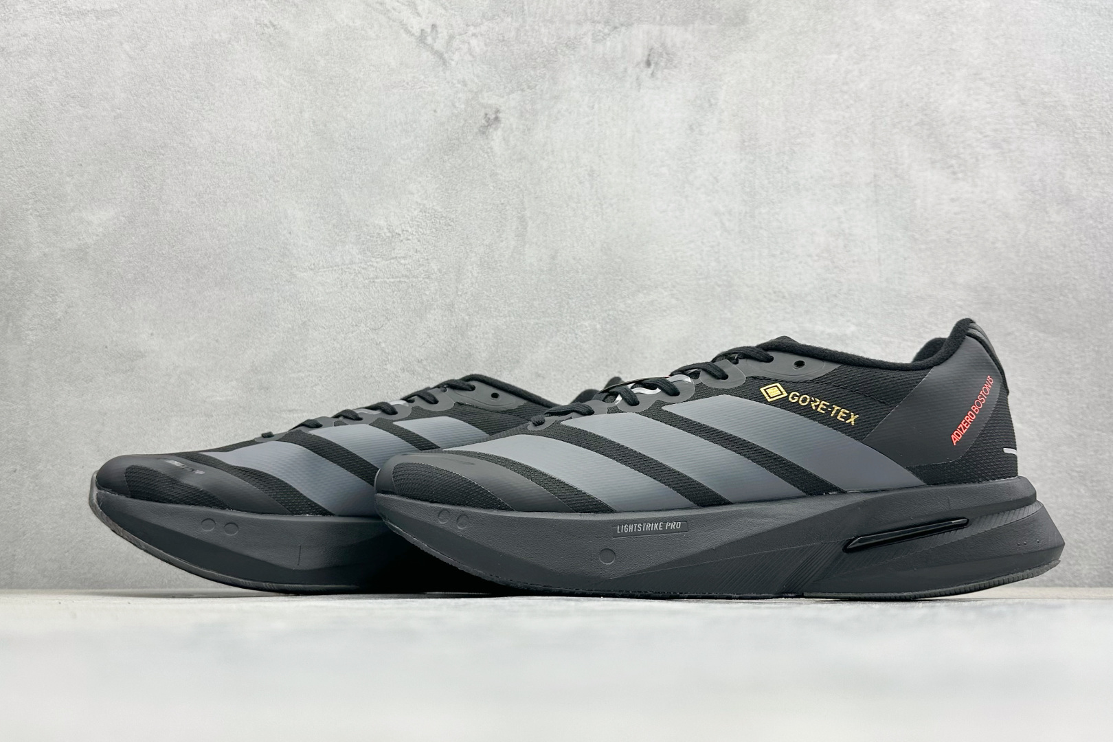 AD Adizero Boston 13 透气网布竞速跑鞋 JQ9828 AD Adizero Boston 13 透气网布竞速跑鞋 JQ9828