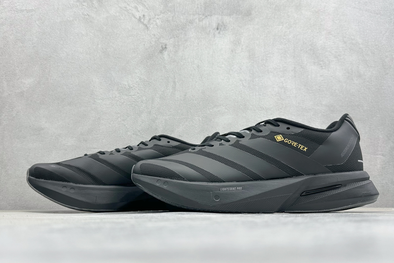 AD Adizero Boston 13 透气网布竞速跑鞋 JQ9827 AD Adizero Boston 13 透气网布竞速跑鞋 JQ9827