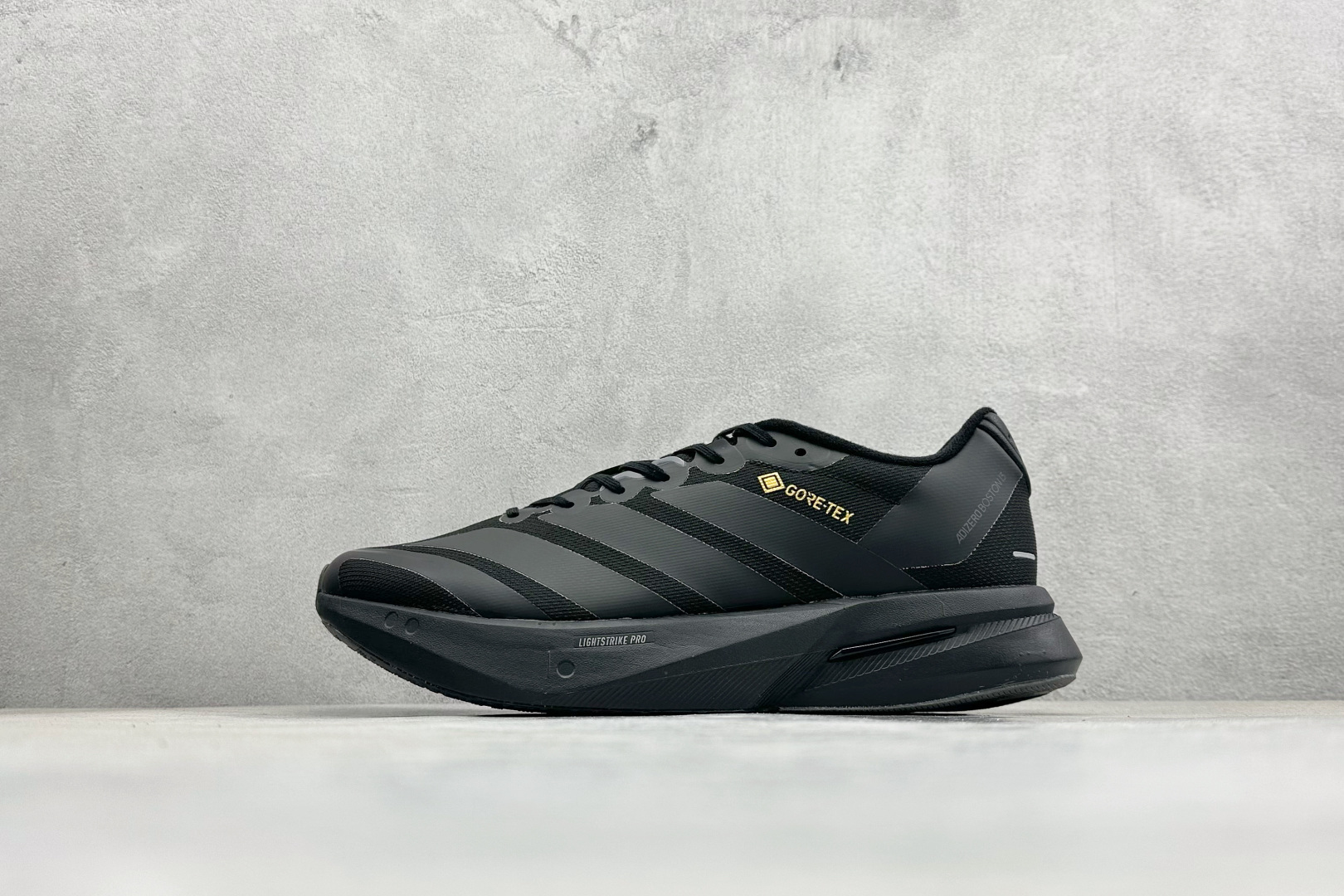 AD Adizero Boston 13 透气网布竞速跑鞋 JQ9827 AD Adizero Boston 13 透气网布竞速跑鞋 JQ9827