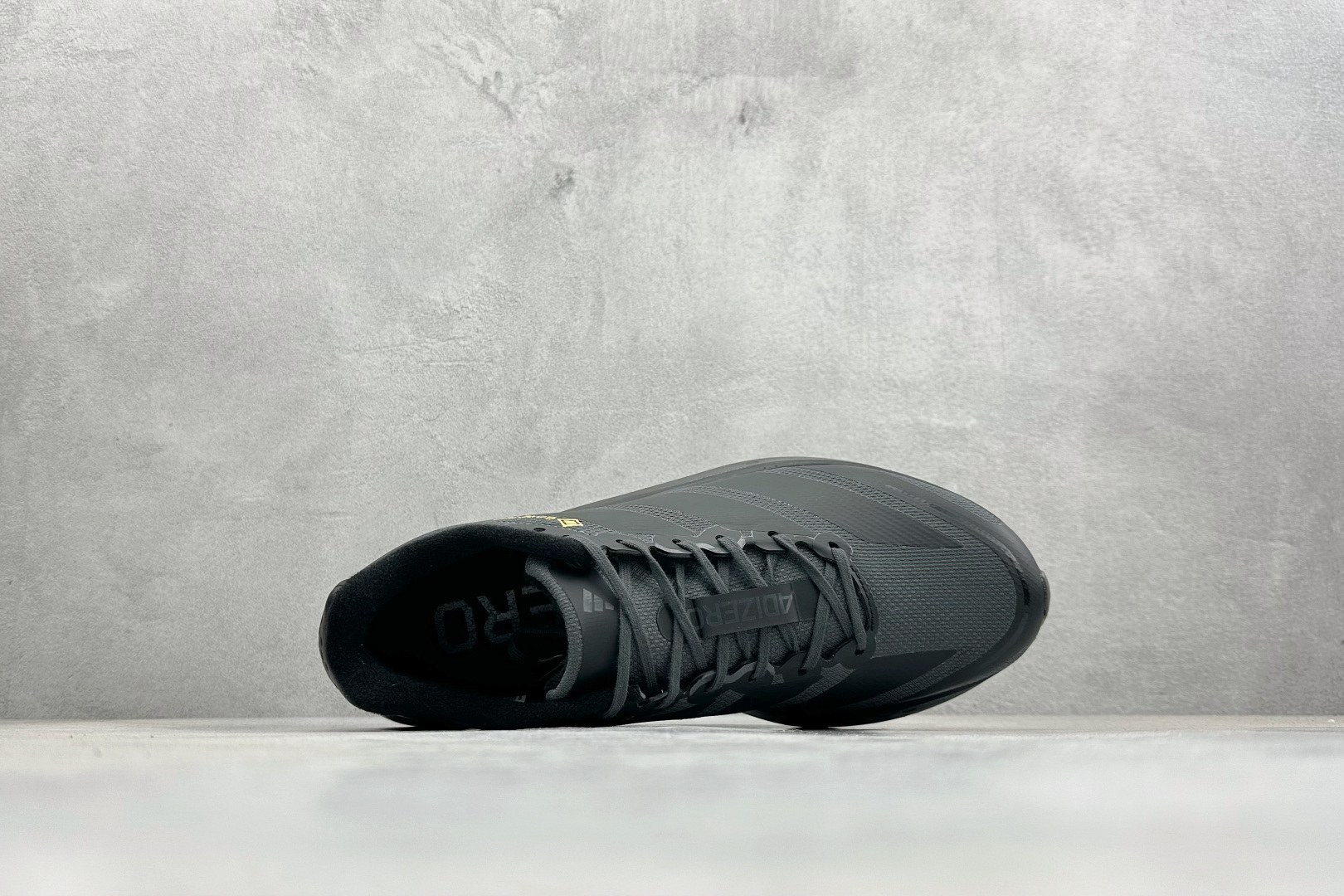 AD Adizero Boston 13 透气网布竞速跑鞋 JQ9830 AD Adizero Boston 13 透气网布竞速跑鞋 JQ9830
