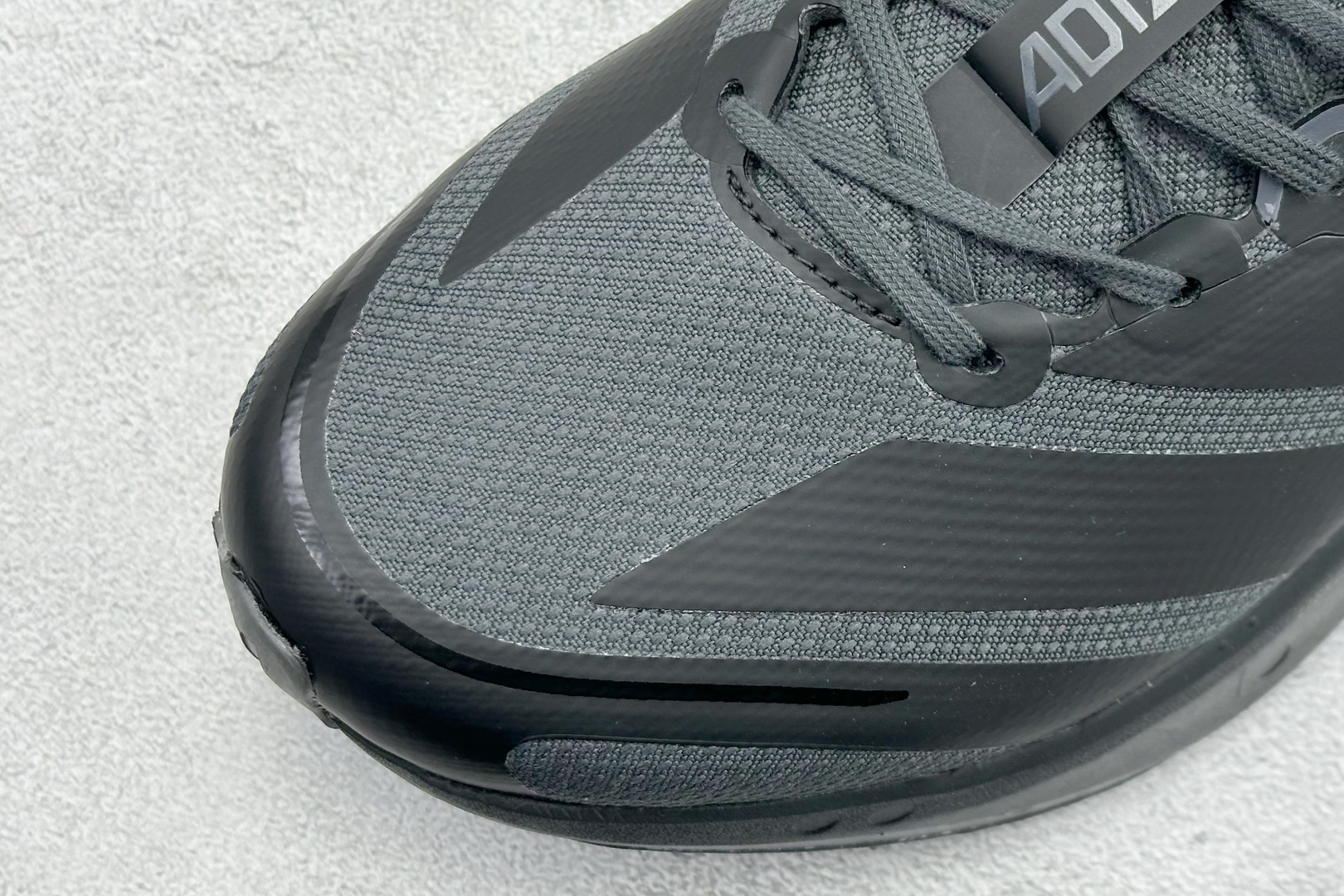 AD Adizero Boston 13 透气网布竞速跑鞋 JQ9830 AD Adizero Boston 13 透气网布竞速跑鞋 JQ9830