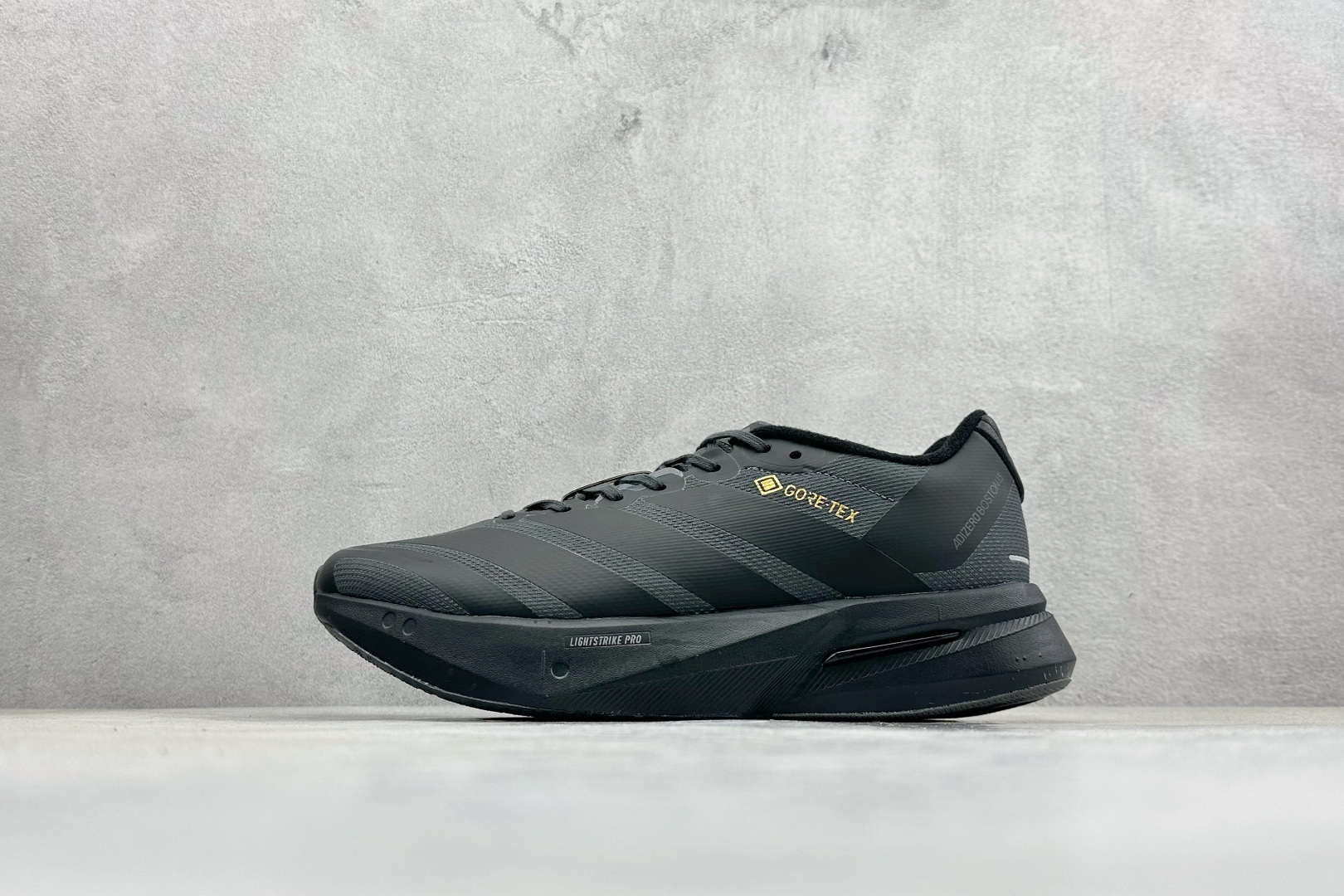 AD Adizero Boston 13 透气网布竞速跑鞋 JQ9830 AD Adizero Boston 13 透气网布竞速跑鞋 JQ9830
