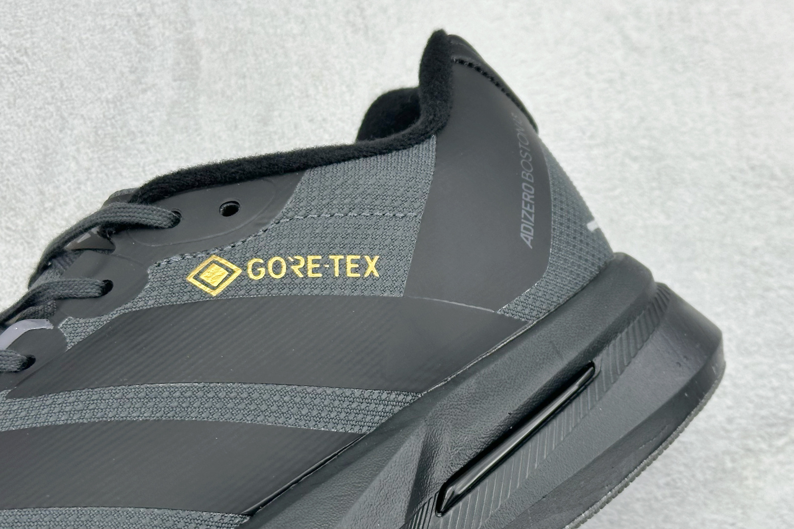 AD Adizero Boston 13 透气网布竞速跑鞋 JQ9830 AD Adizero Boston 13 透气网布竞速跑鞋 JQ9830