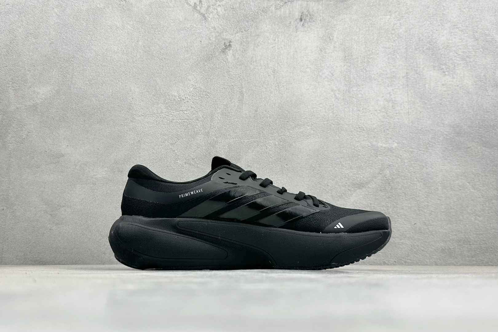 Adidas Supernova Solutione 3 M 阿迪透气缓震跑步鞋 KK1204 Adidas Supernova Solutione 3 M 阿迪透气缓震跑步鞋 KK1204