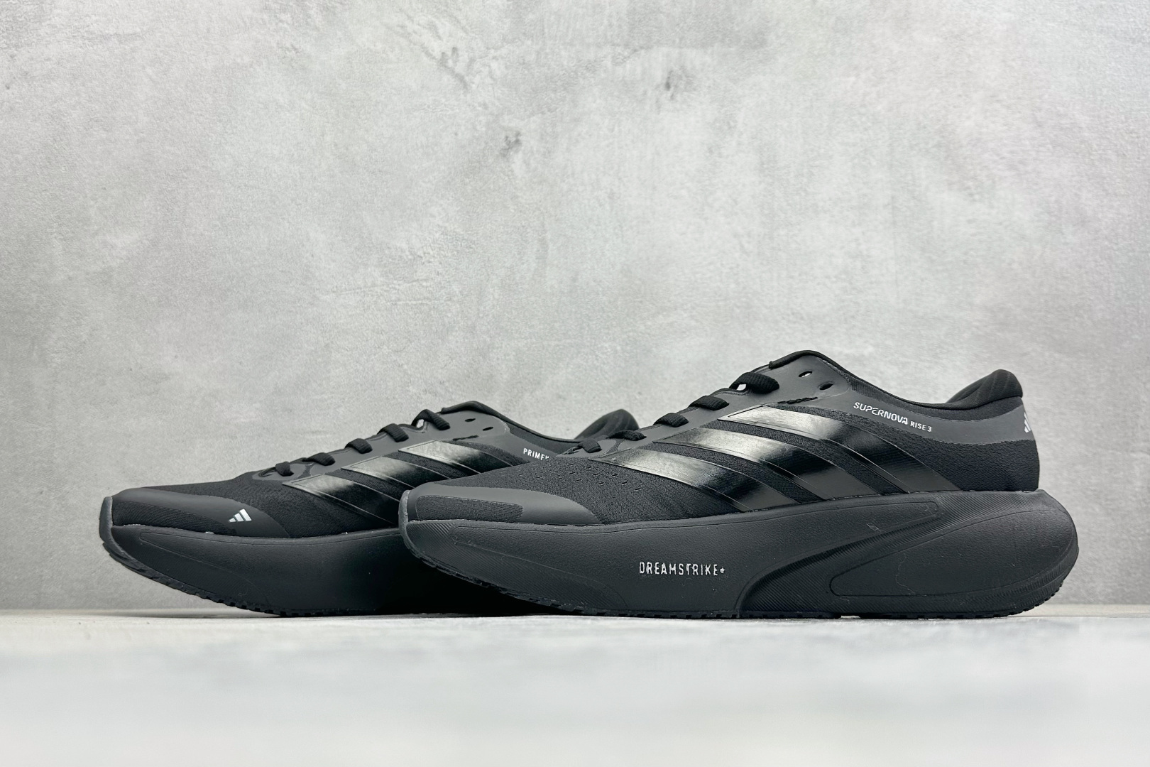 Adidas Supernova Solutione 3 M 阿迪透气缓震跑步鞋 KK1204 Adidas Supernova Solutione 3 M 阿迪透气缓震跑步鞋 KK1204