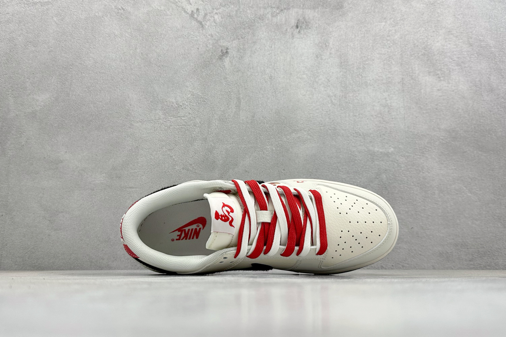 Nike SB Dunk Low“ 马年限定—汗血宝马” 周年高端定制 低帮休闲板鞋 FC1688-257 Nike SB Dunk Low“ 马年限定—汗血宝马” 周年高端定制 低帮休闲板鞋 FC1688-257