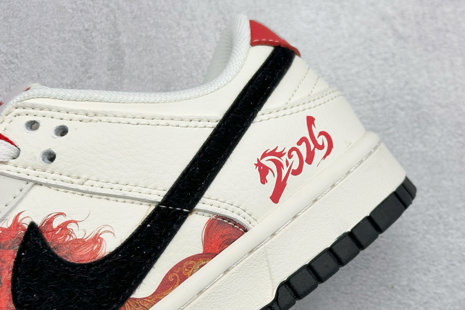 Nike SB Dunk Low“ 马年限定—汗血宝马” 周年高端定制 低帮休闲板鞋 FC1688-257 Nike SB Dunk Low“ 马年限定—汗血宝马” 周年高端定制 低帮休闲板鞋 FC1688-257