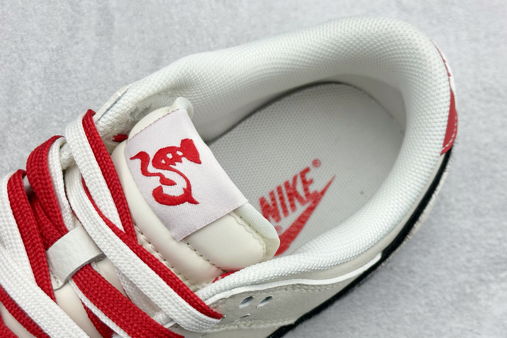 Nike SB Dunk Low“ 马年限定—汗血宝马” 周年高端定制 低帮休闲板鞋 FC1688-257 Nike SB Dunk Low“ 马年限定—汗血宝马” 周年高端定制 低帮休闲板鞋 FC1688-257