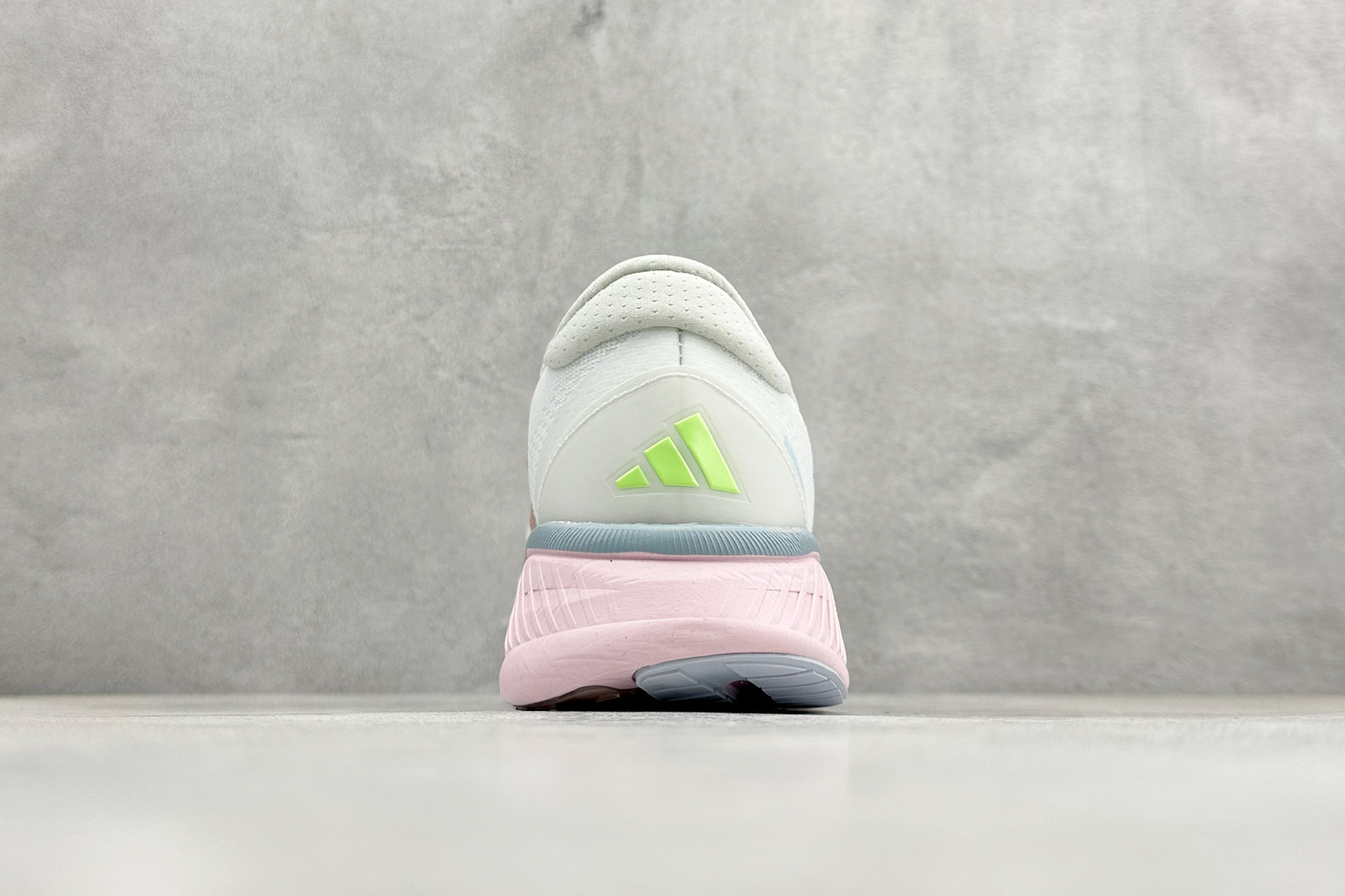 Adidas SUPERNOVA ETERNO 系列低帮轻量透气休闲运动慢跑鞋 IH0445