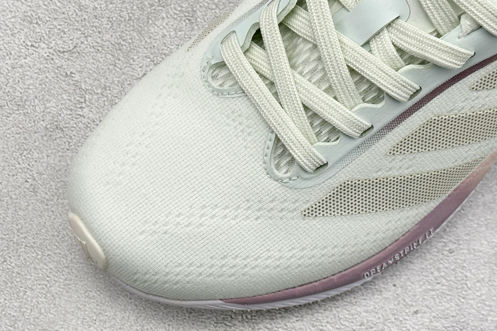 Adidas SUPERNOVA ETERNO 系列低帮轻量透气休闲运动慢跑鞋 IH0443