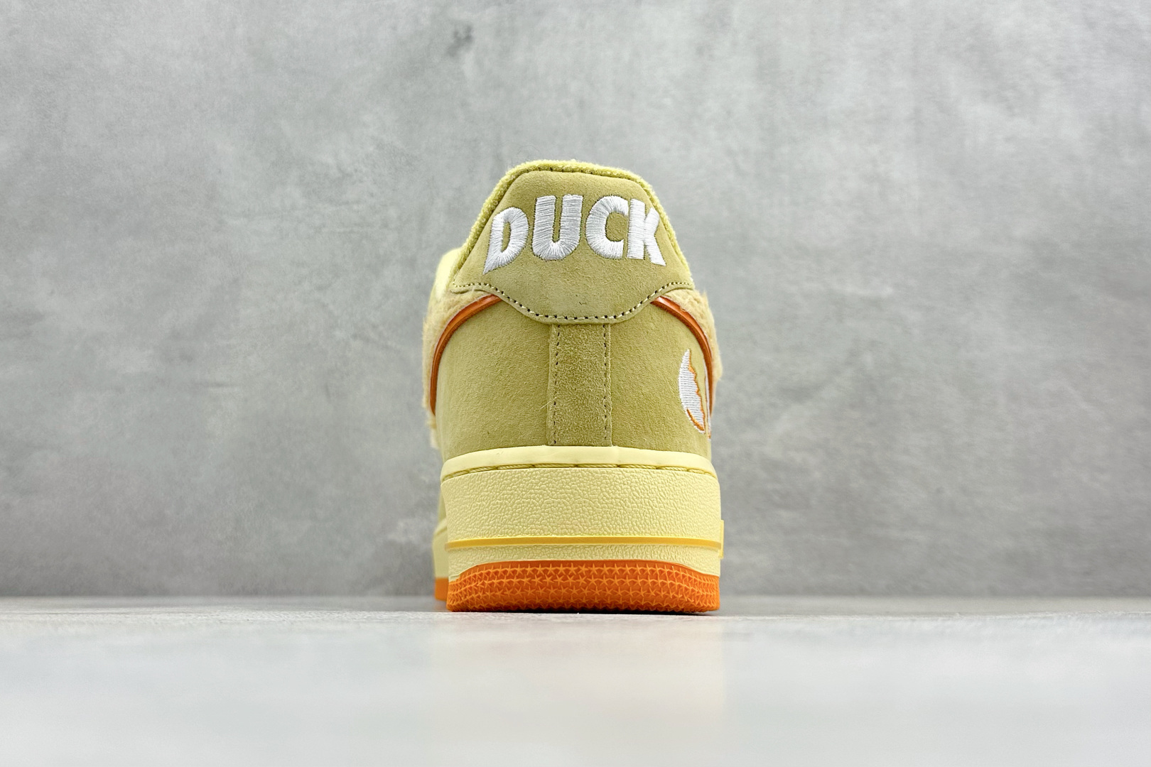 S2纯原OAF x Nike Air Force 1'07 Low Egg 联名款 空军一号低帮休闲板鞋 IU7612-700 S2纯原OAF x Nike Air Force 1'07 Low Egg 联名款 空军一号低帮休闲板鞋 IU7612-700